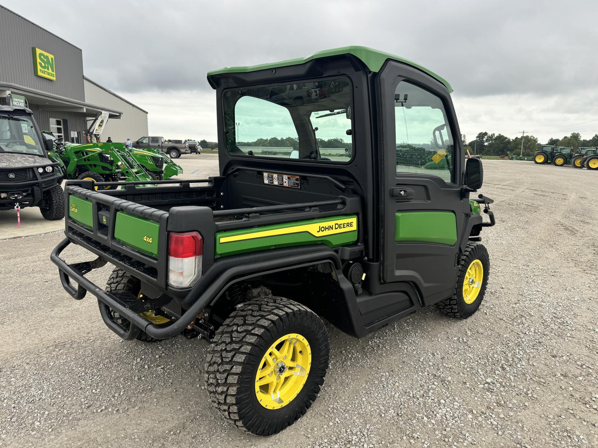 2023 John Deere XUV 835R