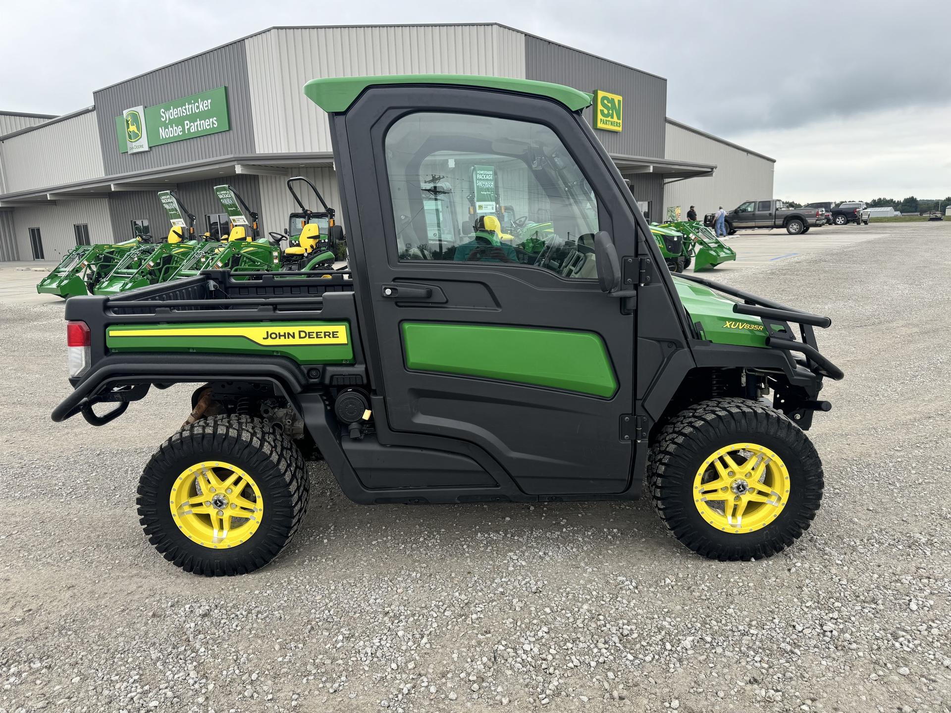 2023 John Deere XUV 835R