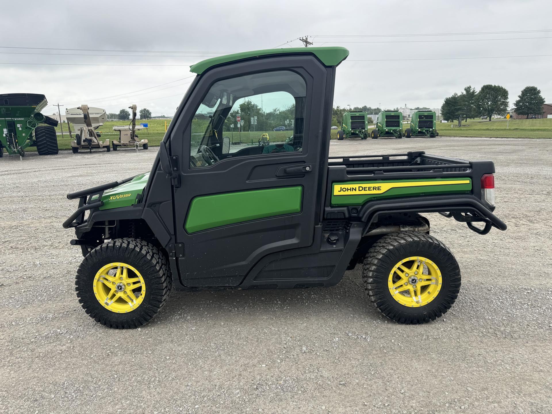 2023 John Deere XUV 835R