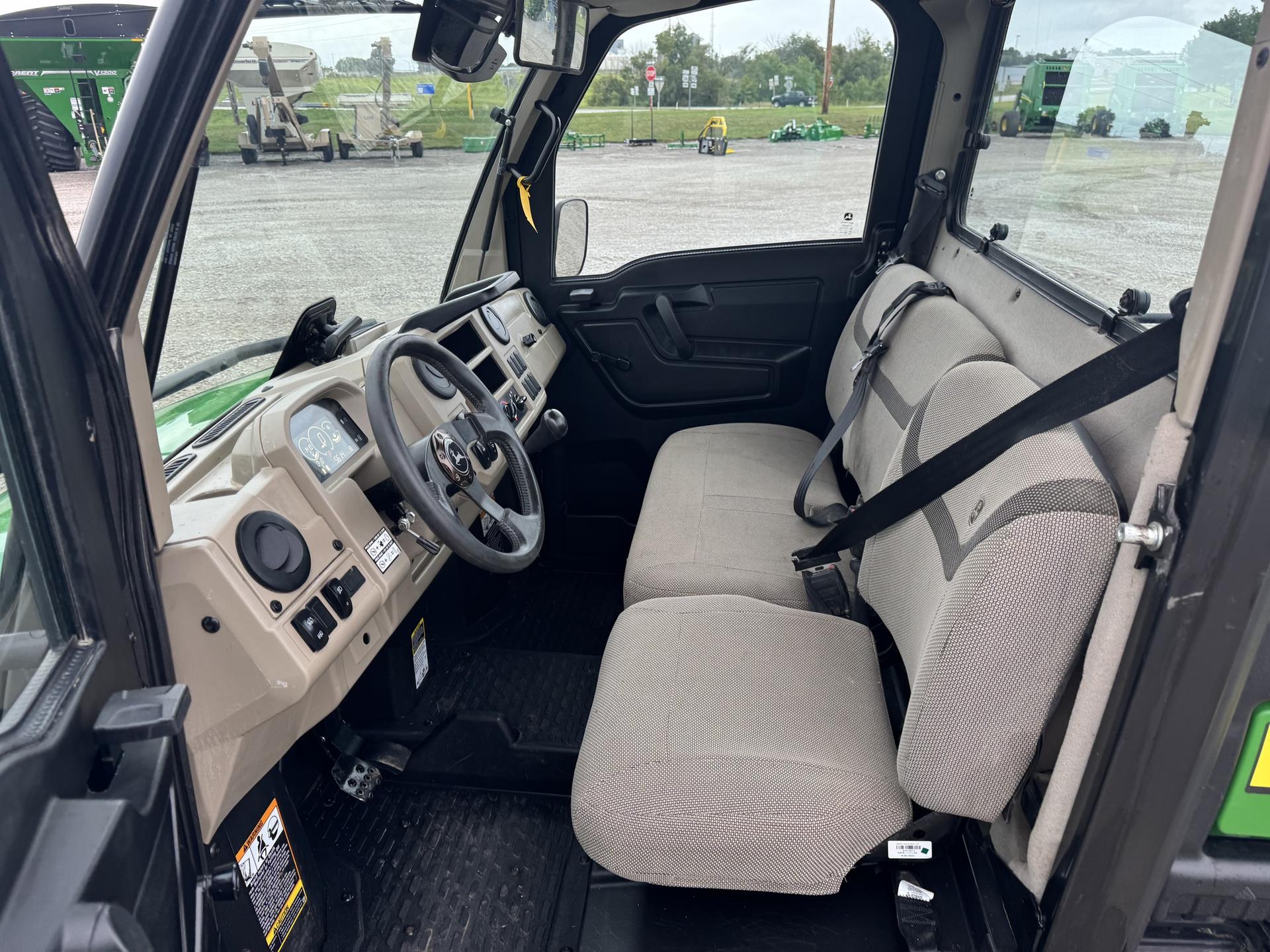 2023 John Deere XUV 835R