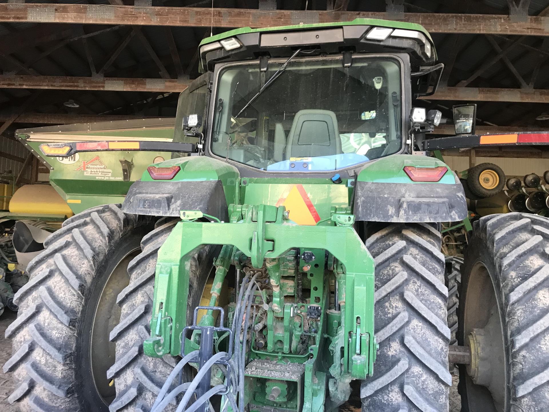 2023 John Deere 8R 370