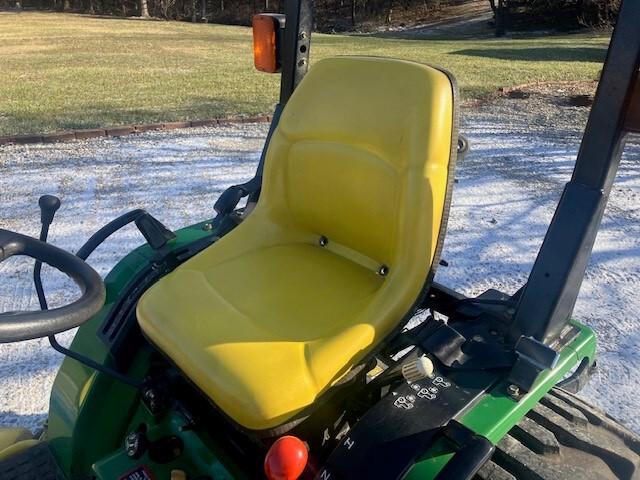 2001 John Deere 4100 Image