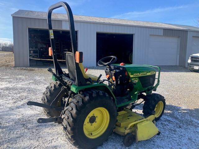 2001 John Deere 4100 Image