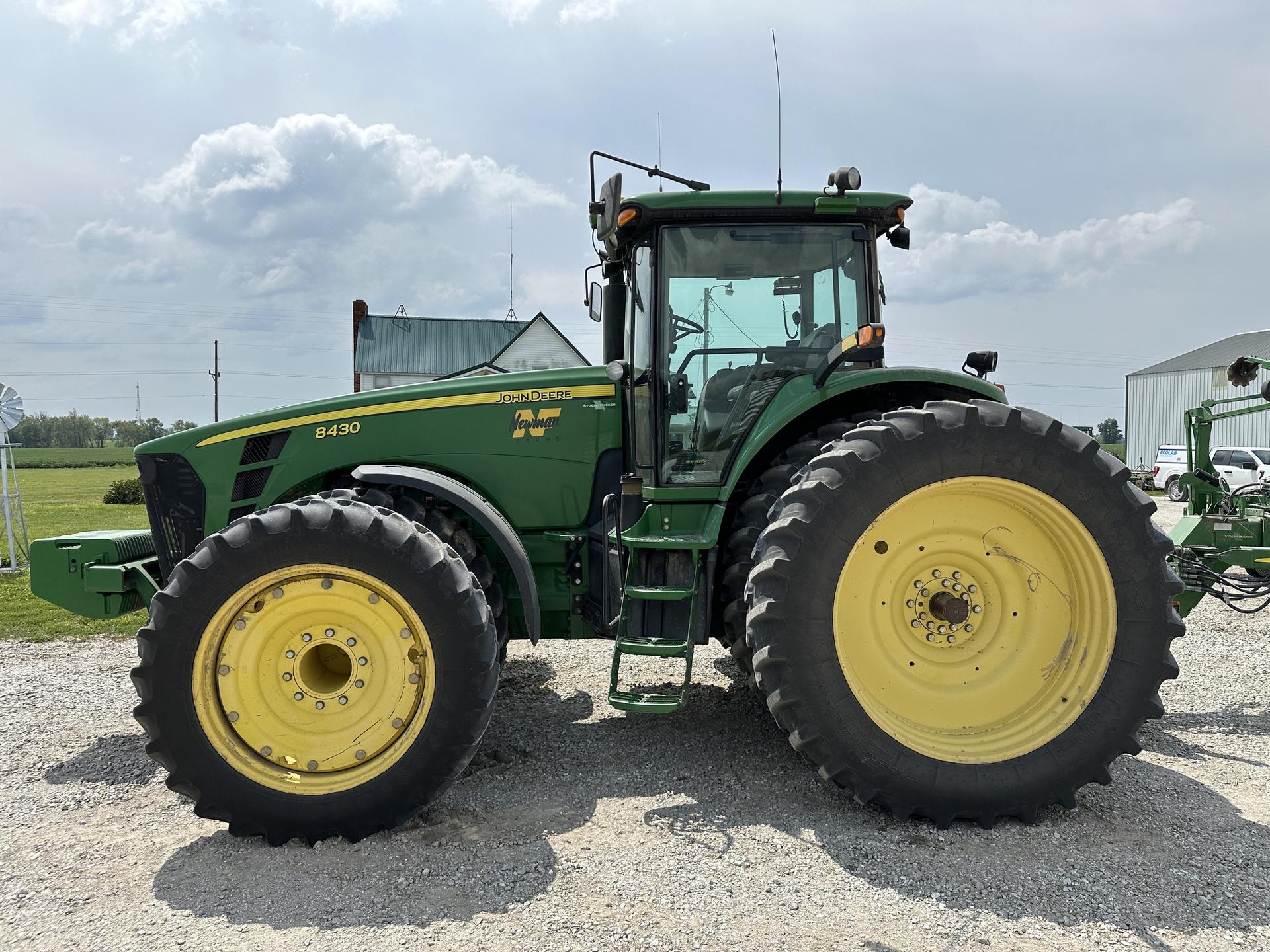 2009 John Deere 8430