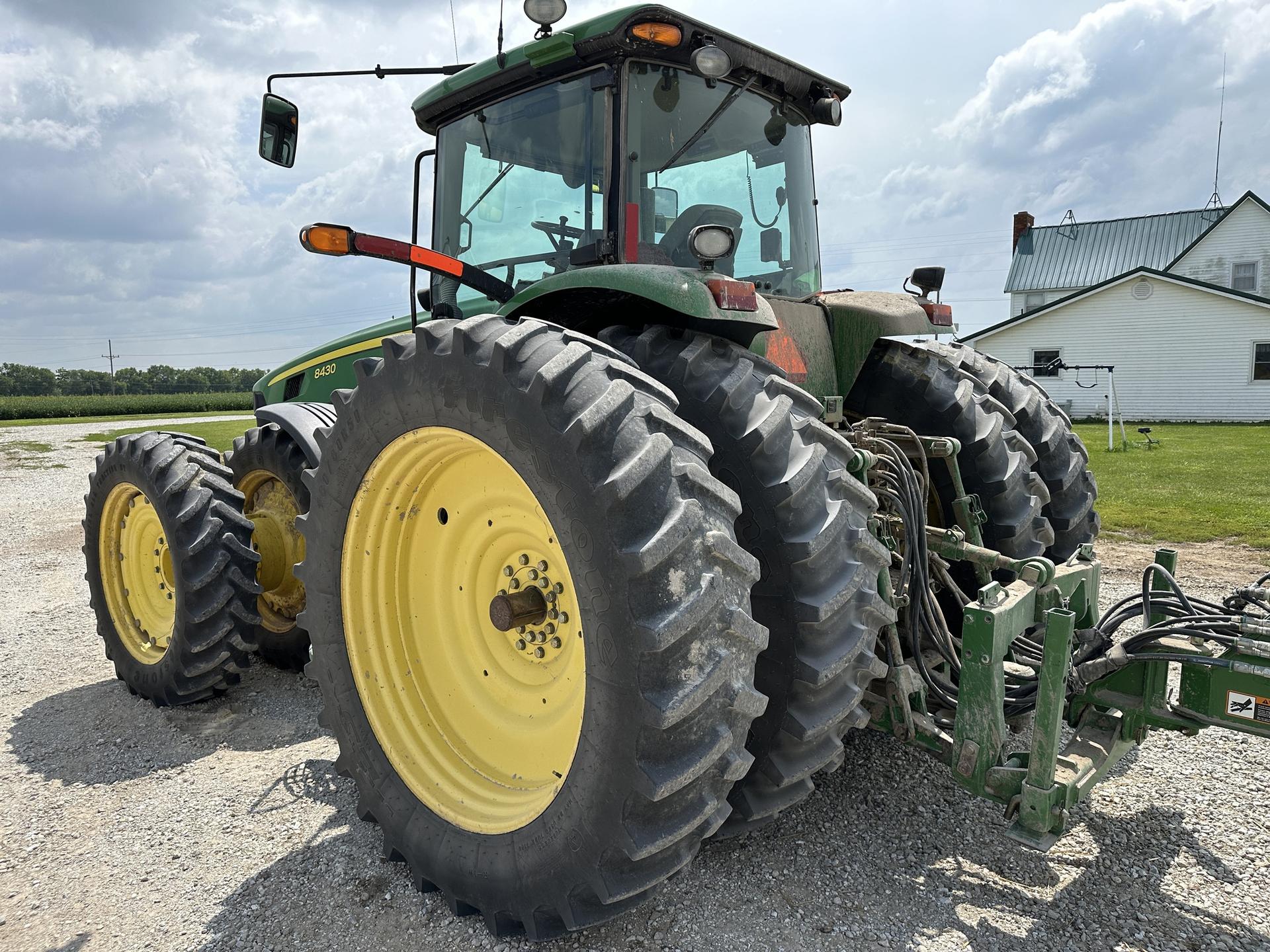 2009 John Deere 8430