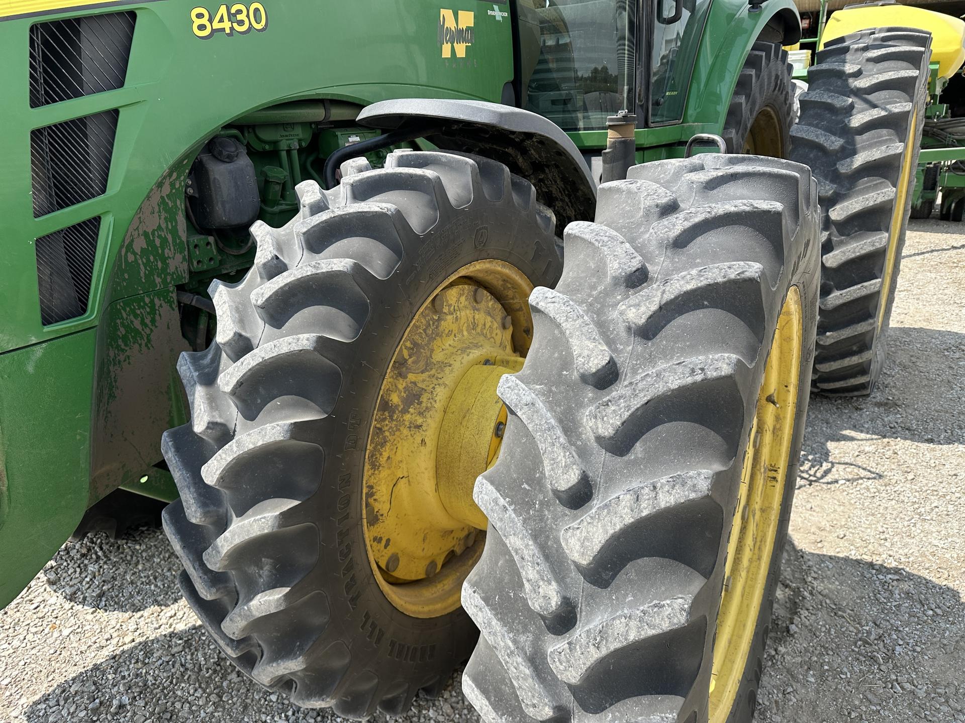 2009 John Deere 8430