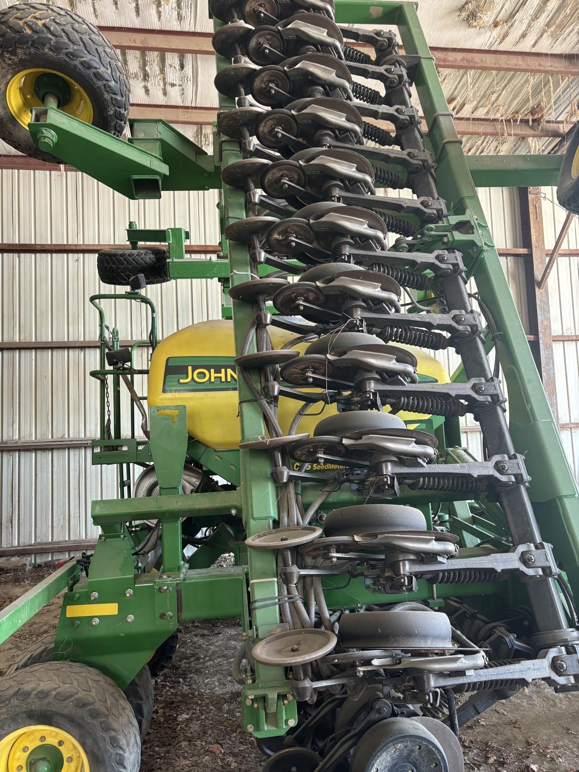 2004 John Deere 1690 Image