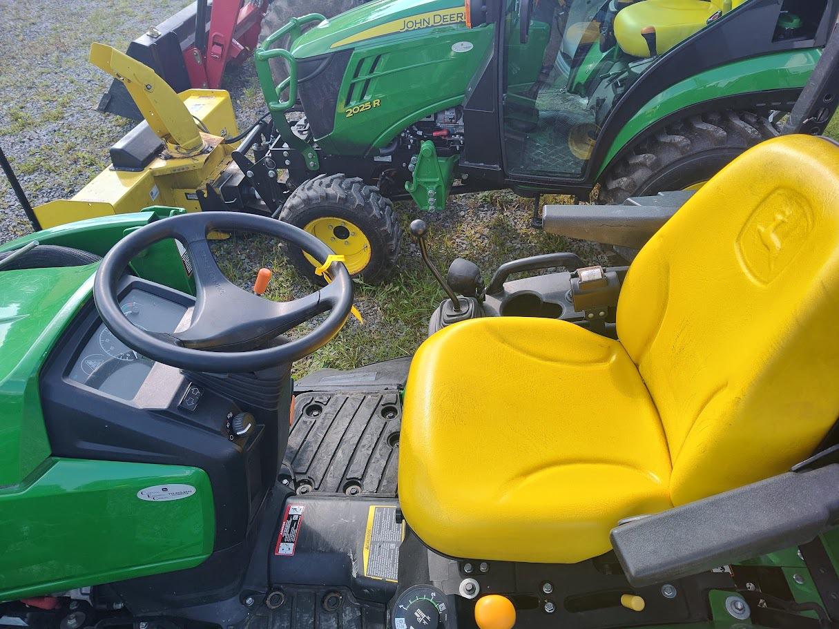 2019 John Deere 1025R