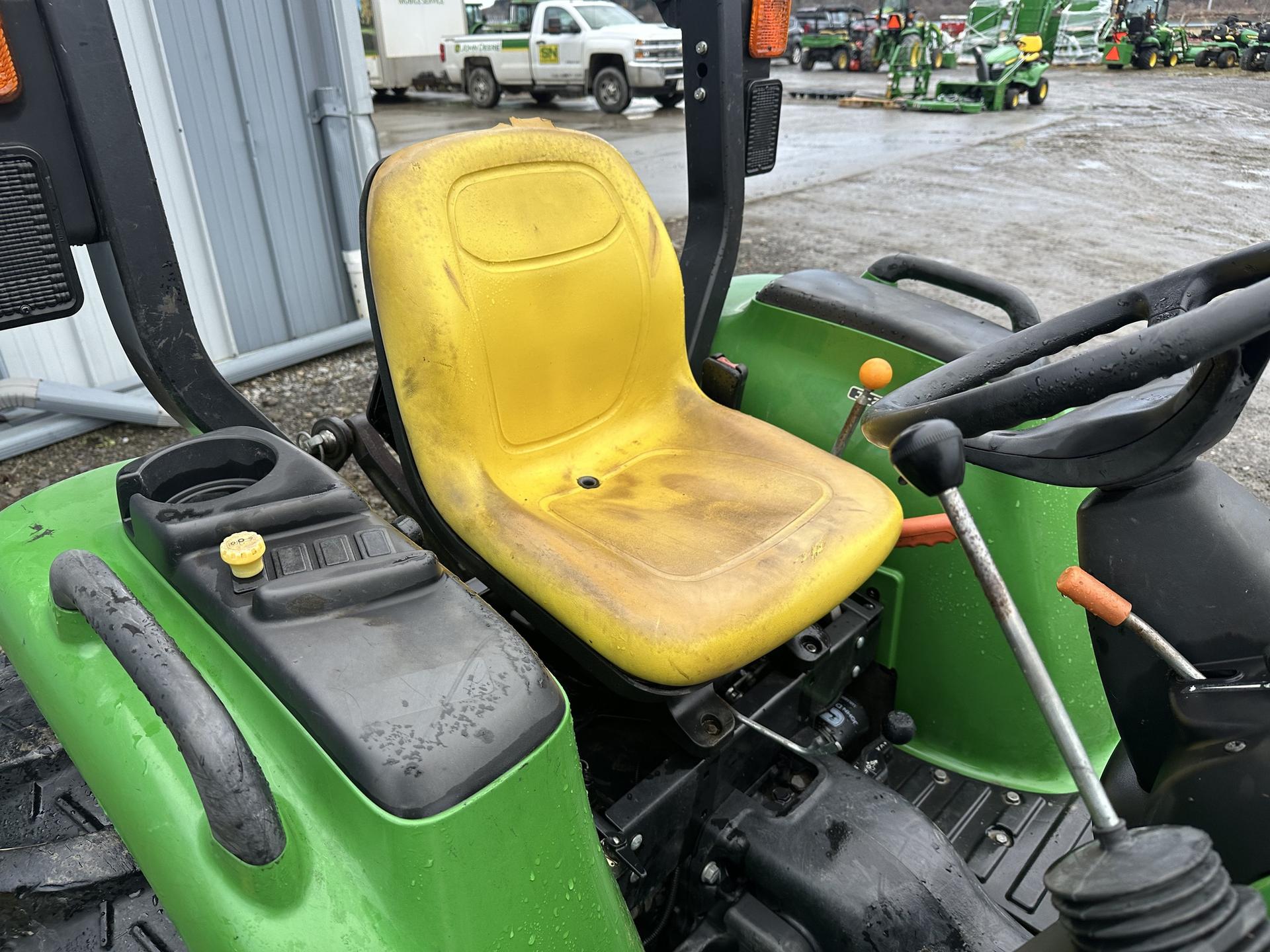 2015 John Deere 3038E