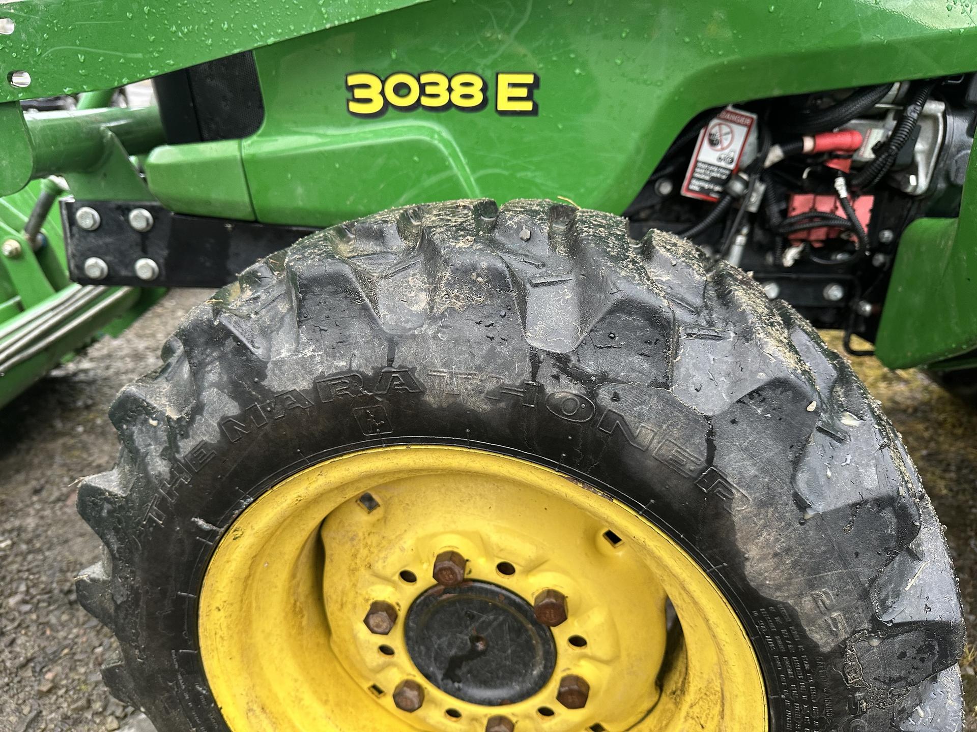 2015 John Deere 3038E