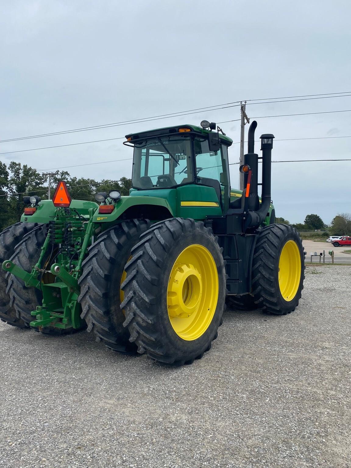 2011 John Deere 9230