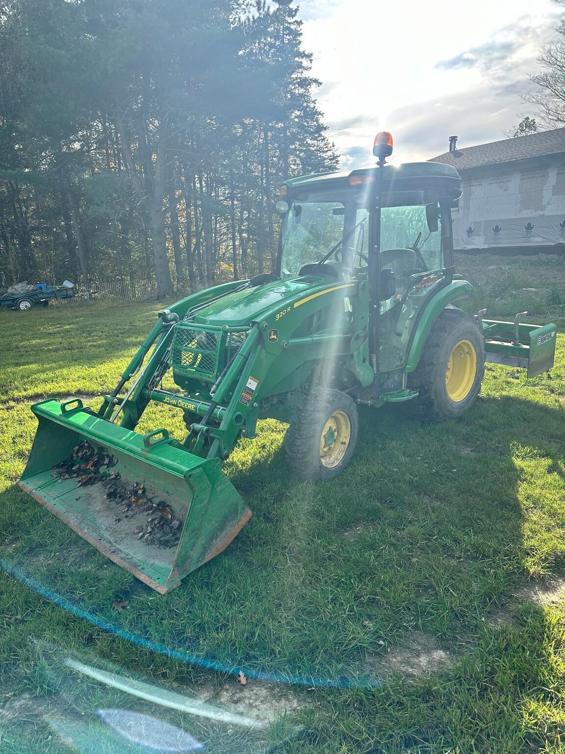 2023 John Deere 3033R