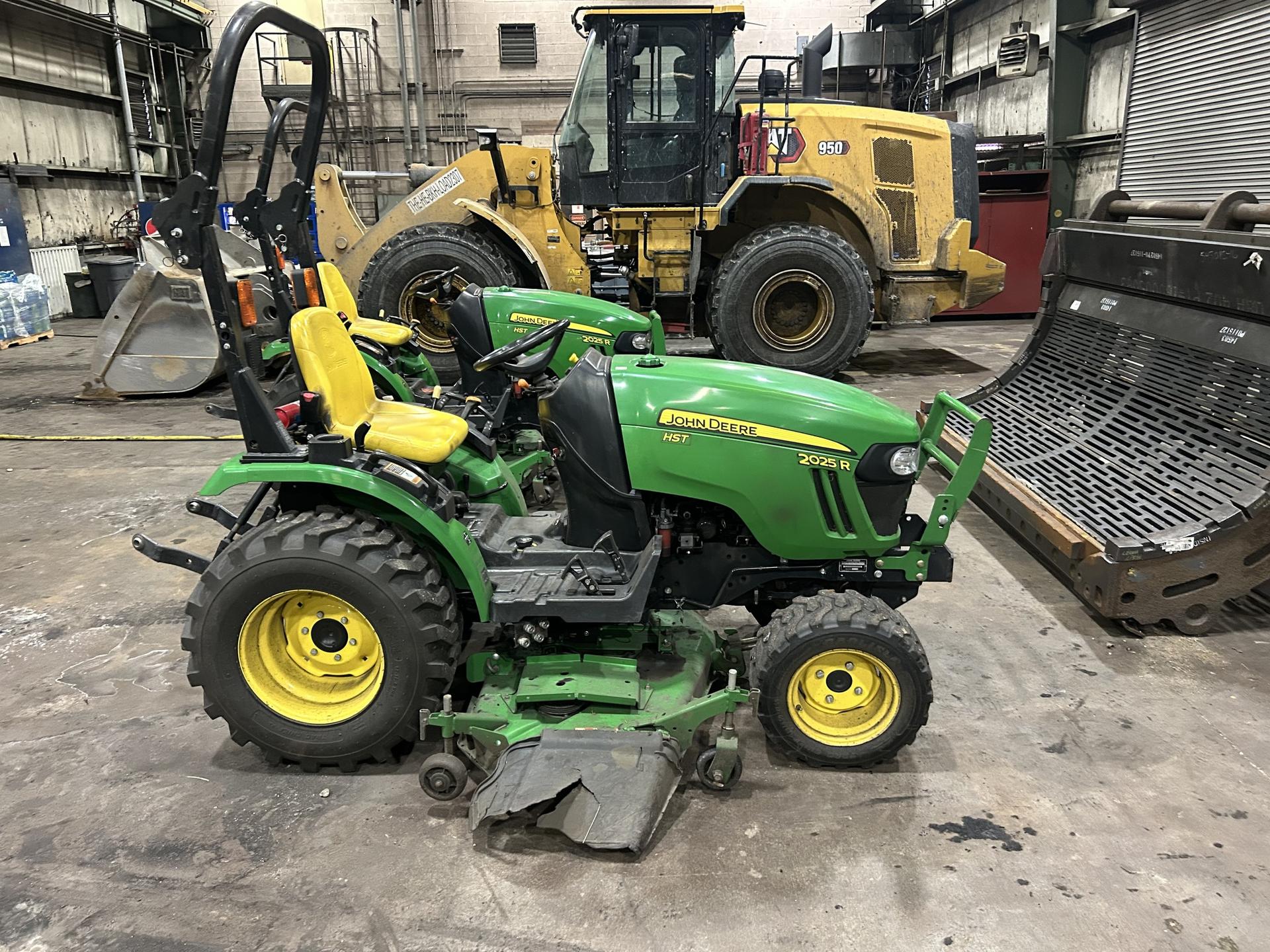 2014 John Deere 2025R Image