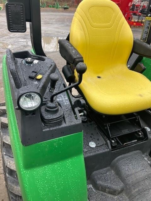 2018 John Deere 2032R