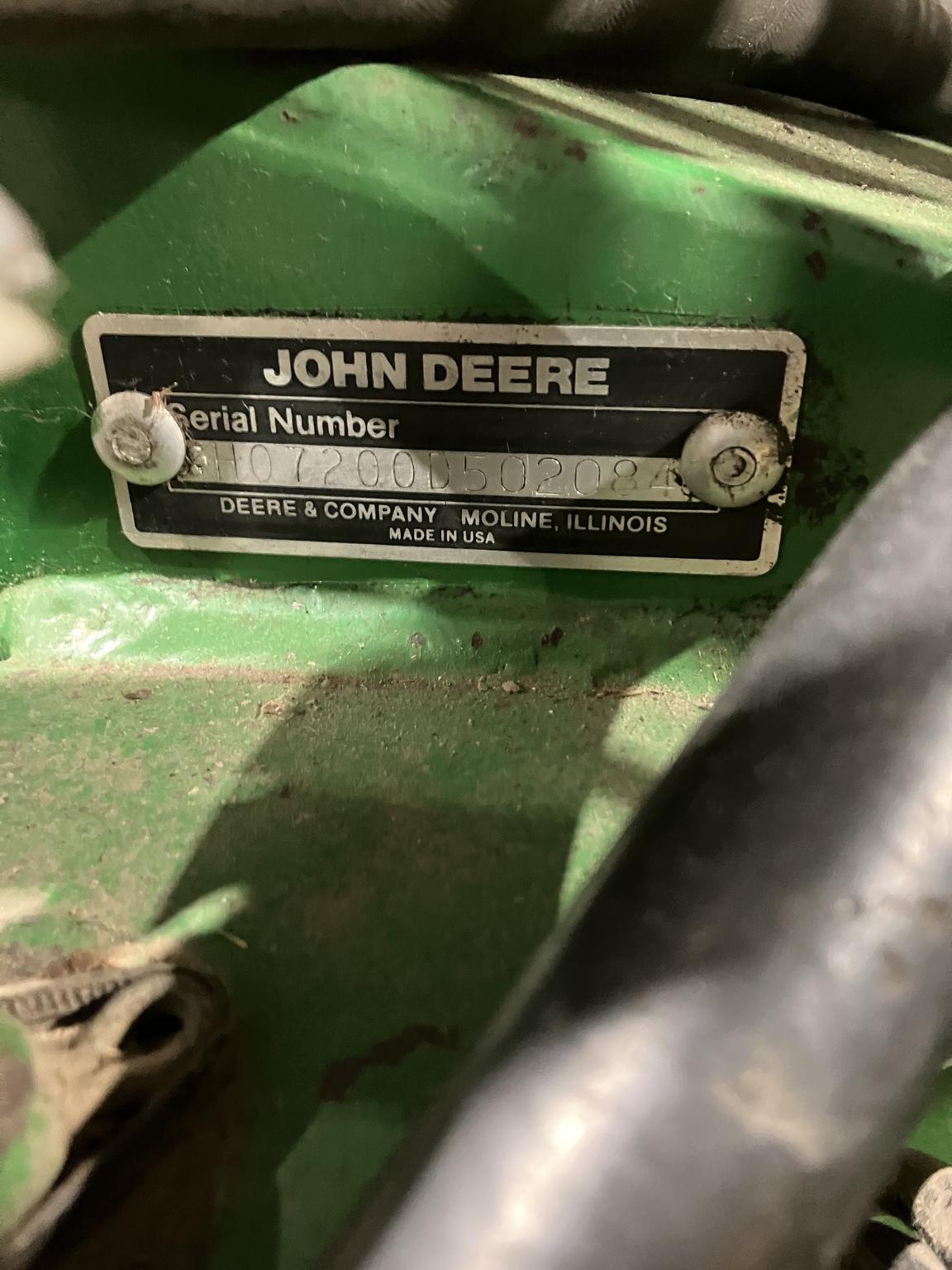 1992 John Deere 7200