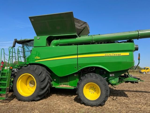 2023 John Deere S790