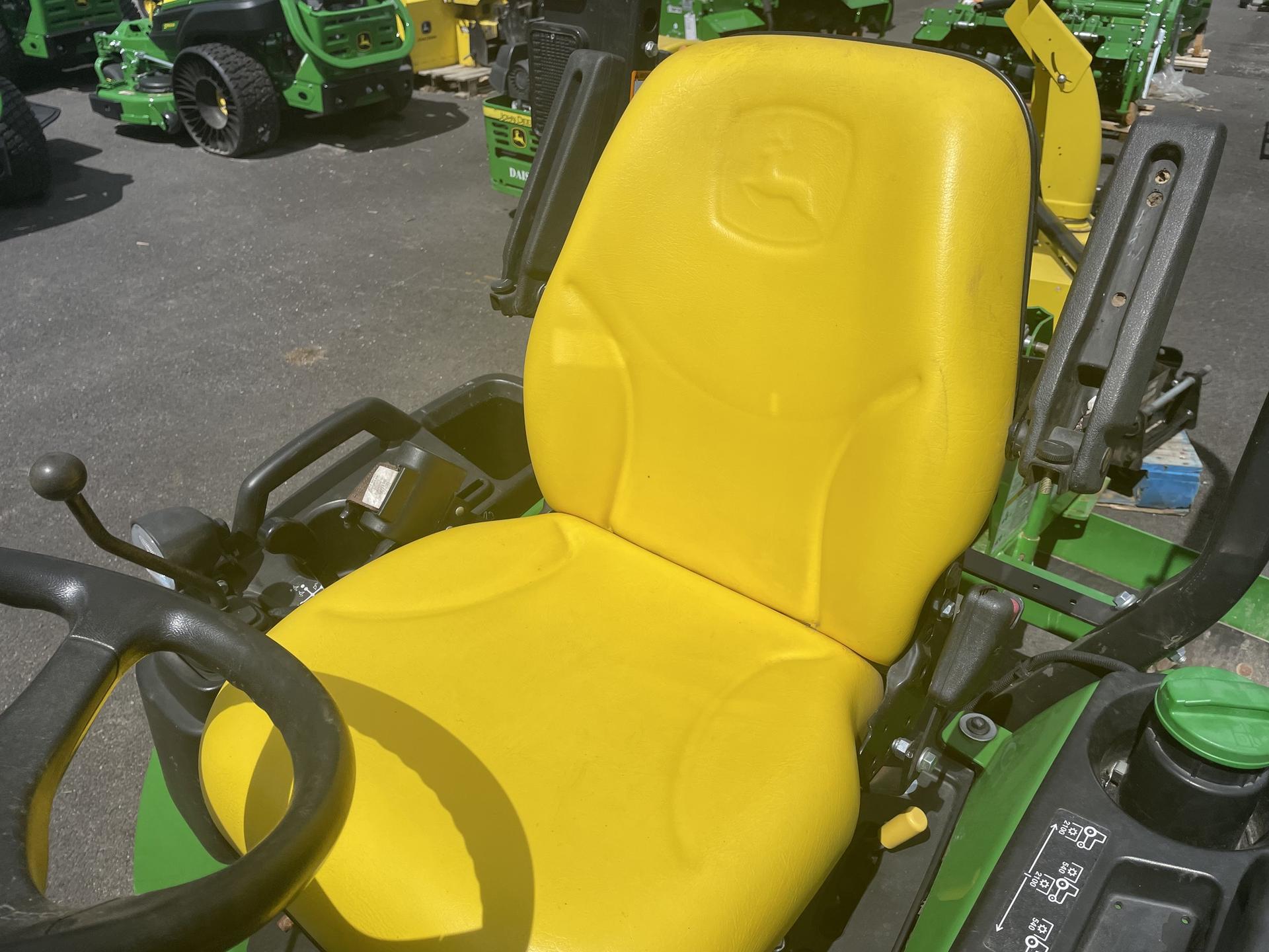 2017 John Deere 1025R