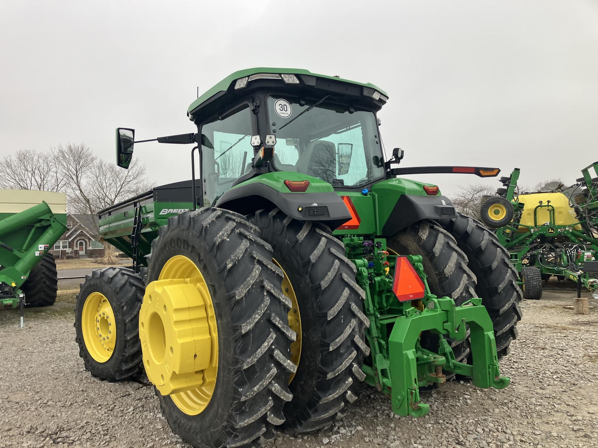 2022 John Deere 8R 340 Image