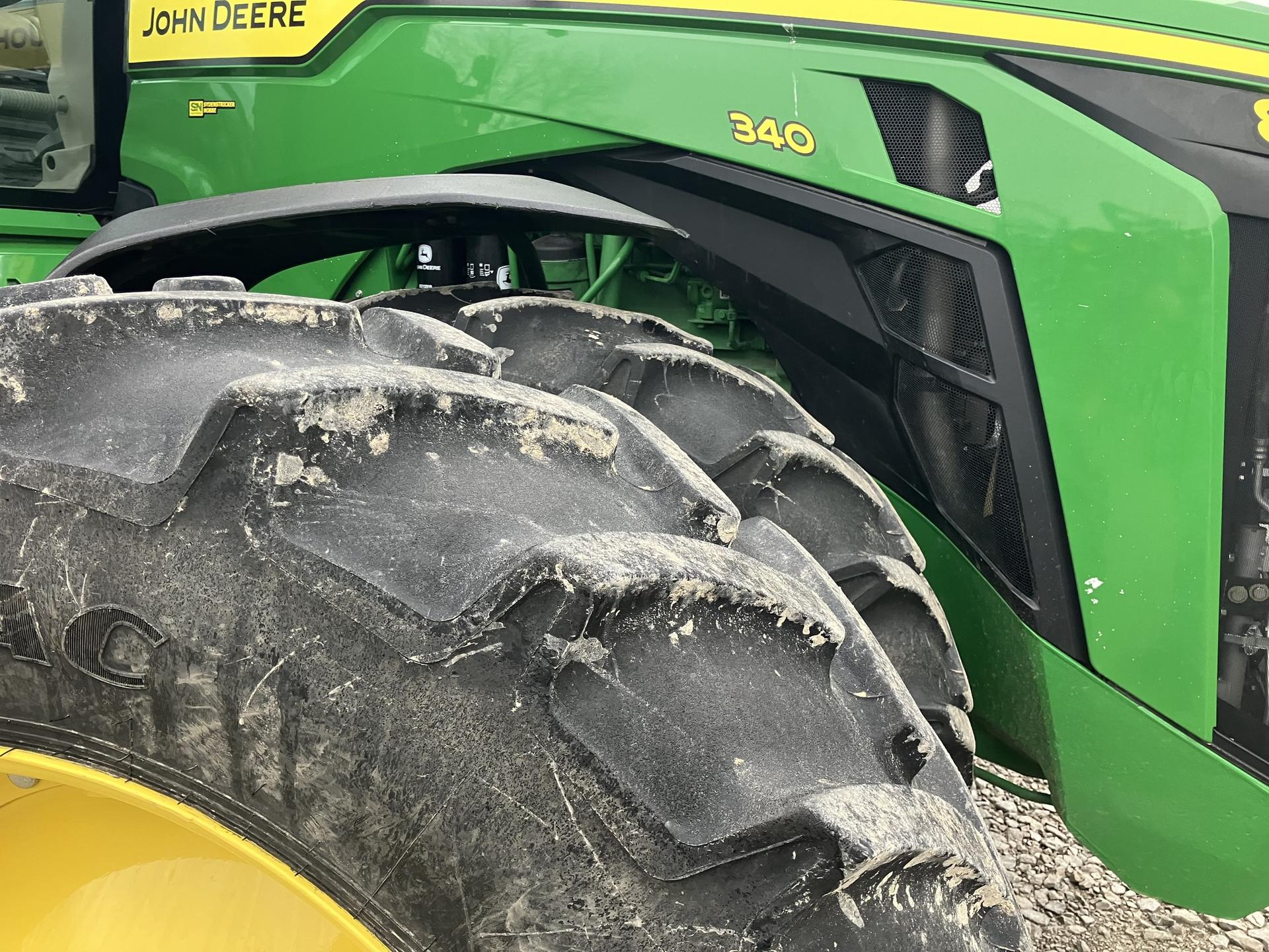 2022 John Deere 8R 340 Image