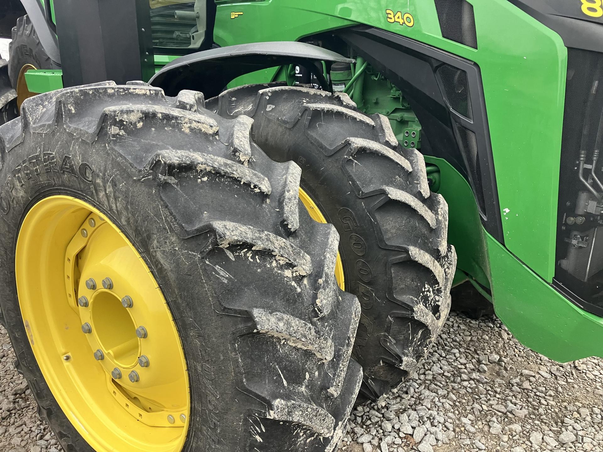 2022 John Deere 8R 340 Image