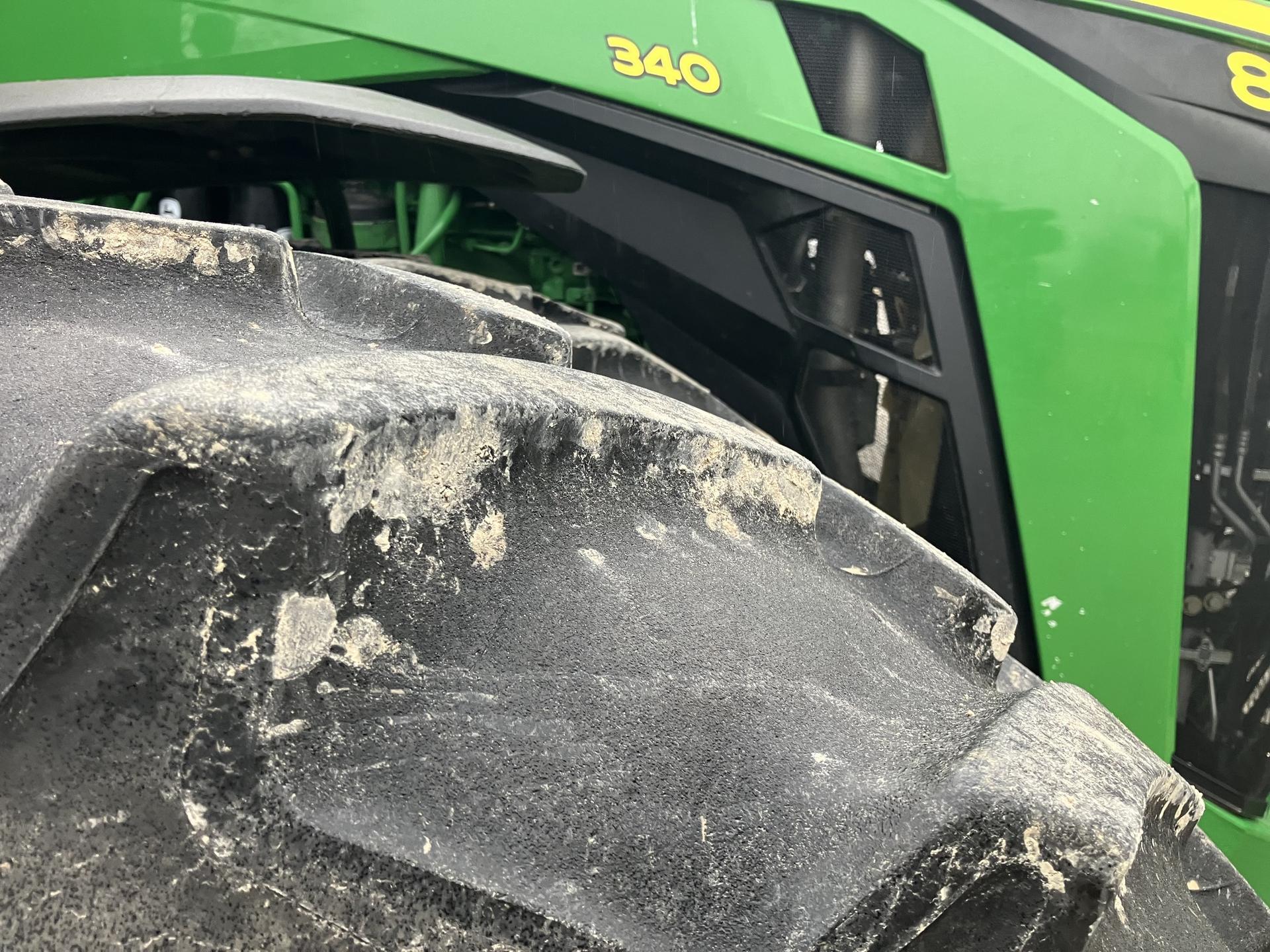 2022 John Deere 8R 340 Image