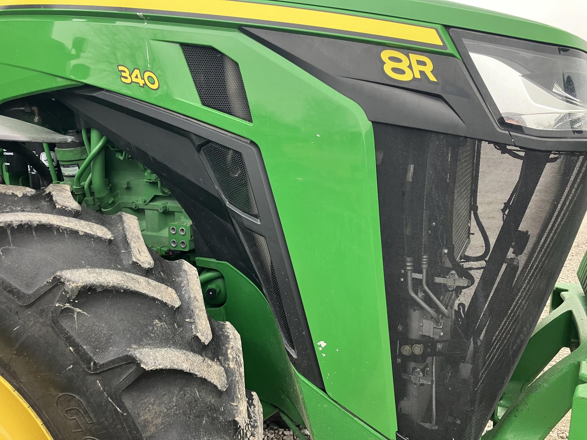 2022 John Deere 8R 340 Image