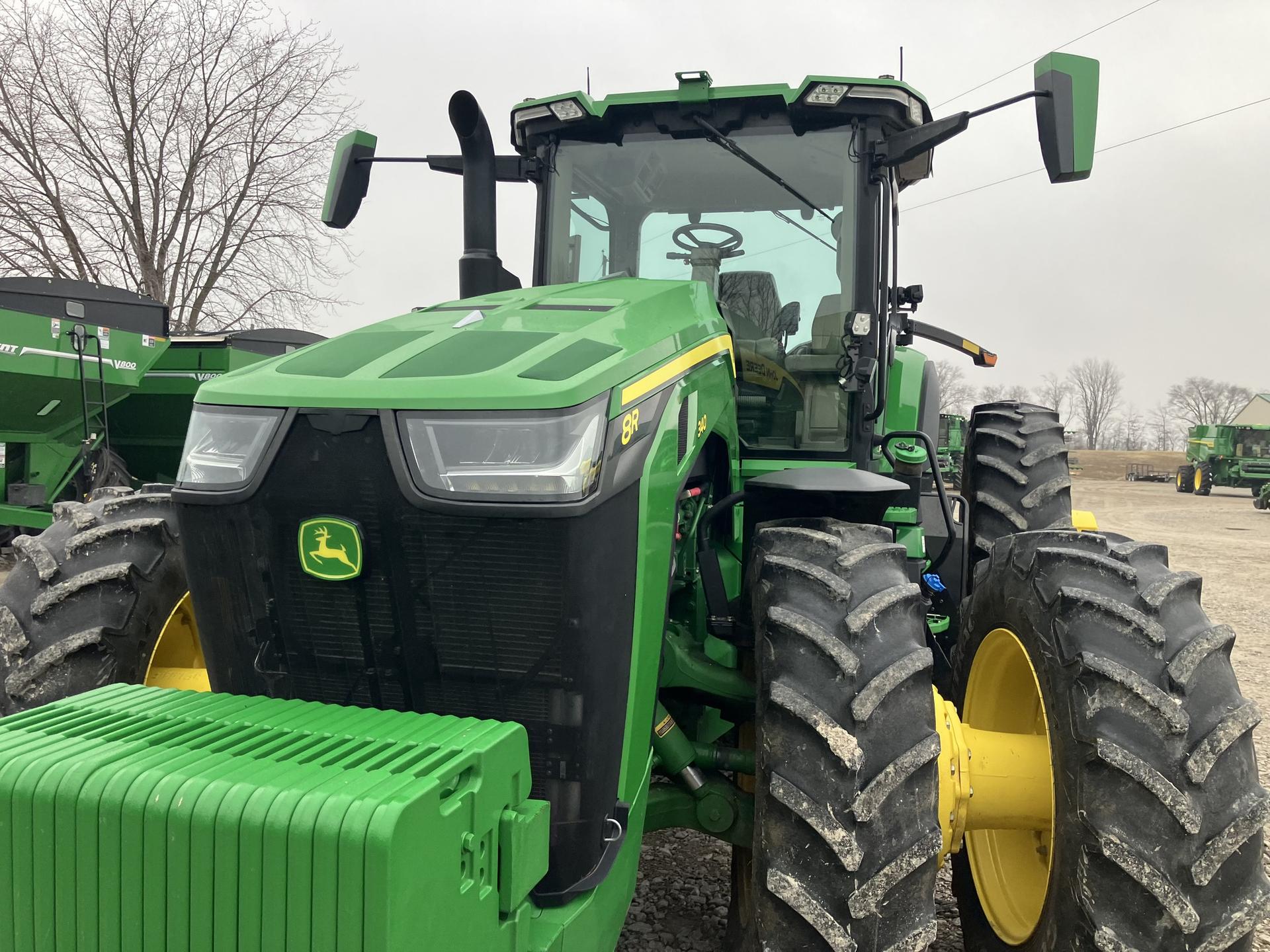 2022 John Deere 8R 340 Image