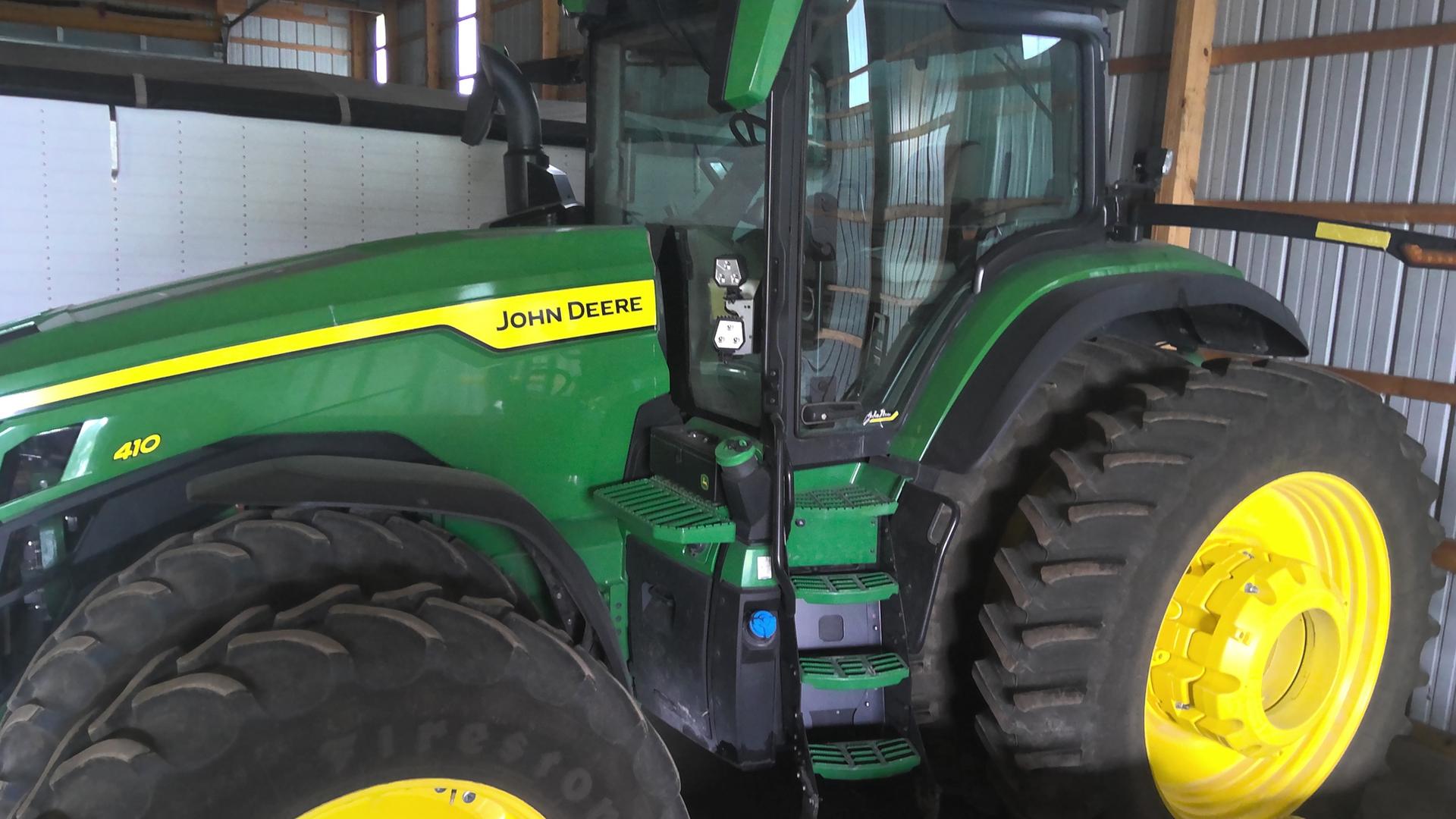 2023 John Deere 8R 410