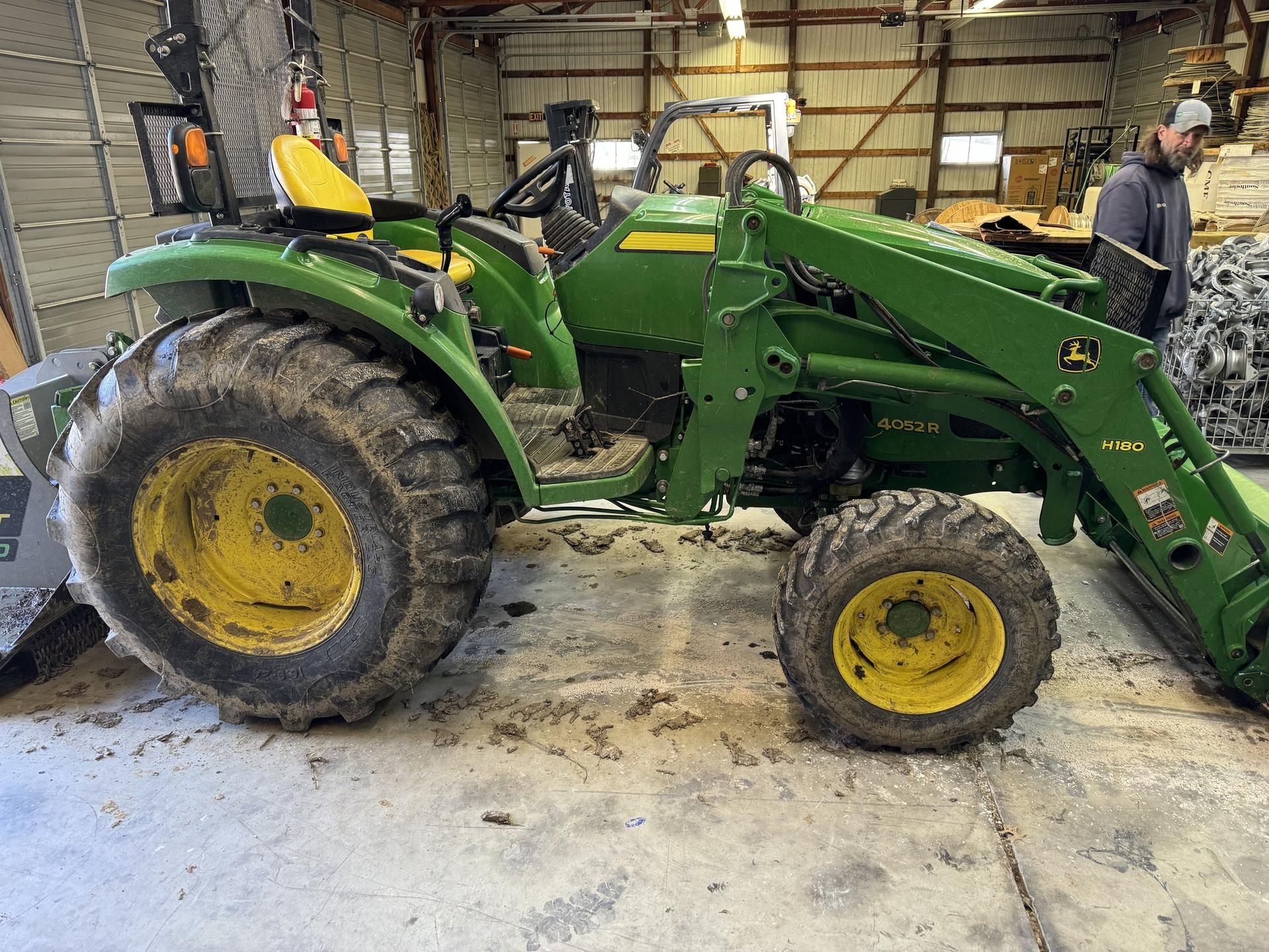 2015 John Deere 4052R