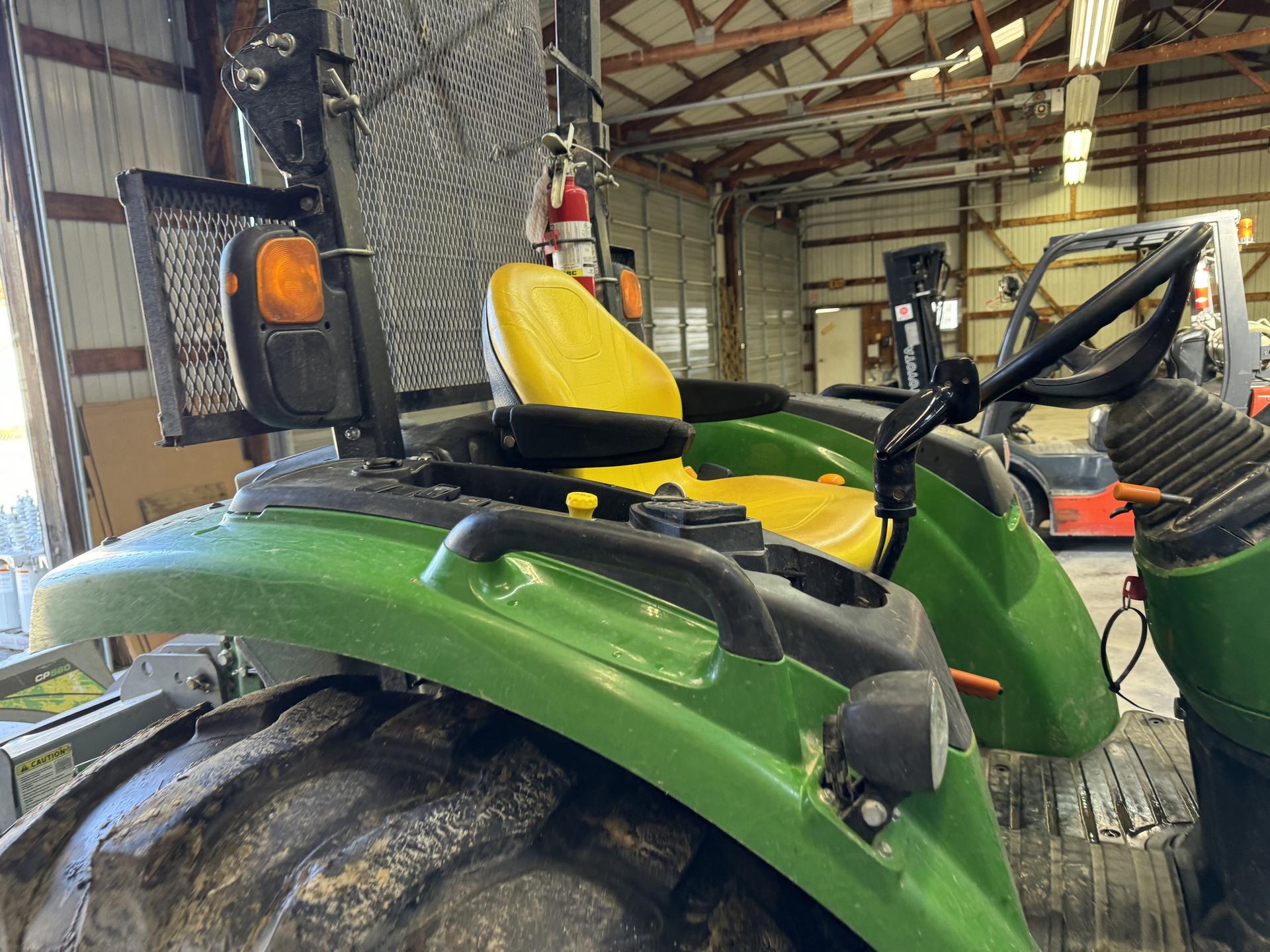 2015 John Deere 4052R