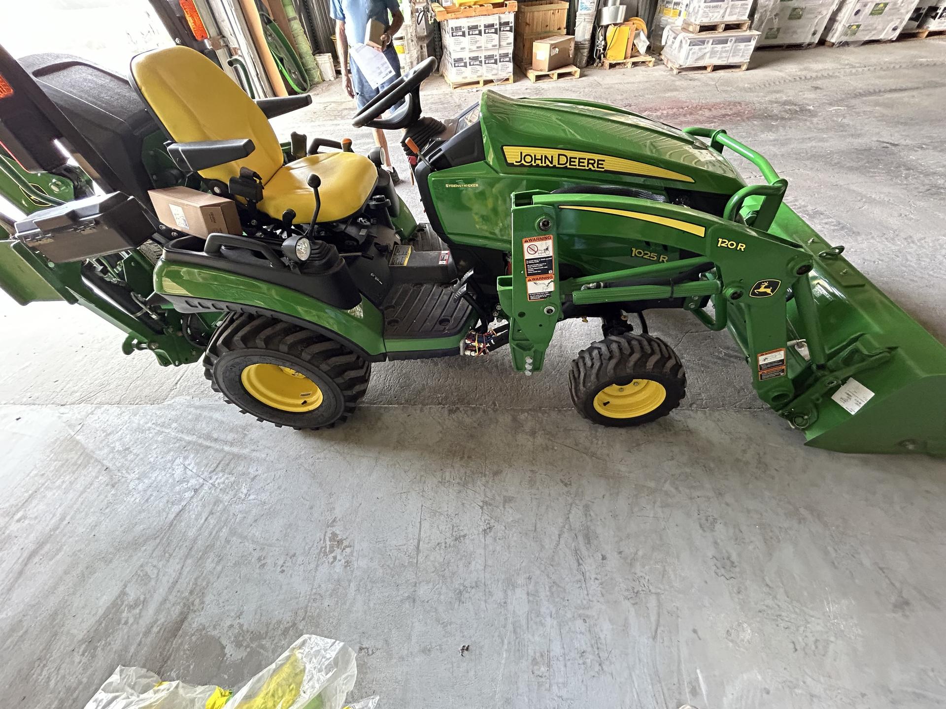 2018 John Deere 1025R Image