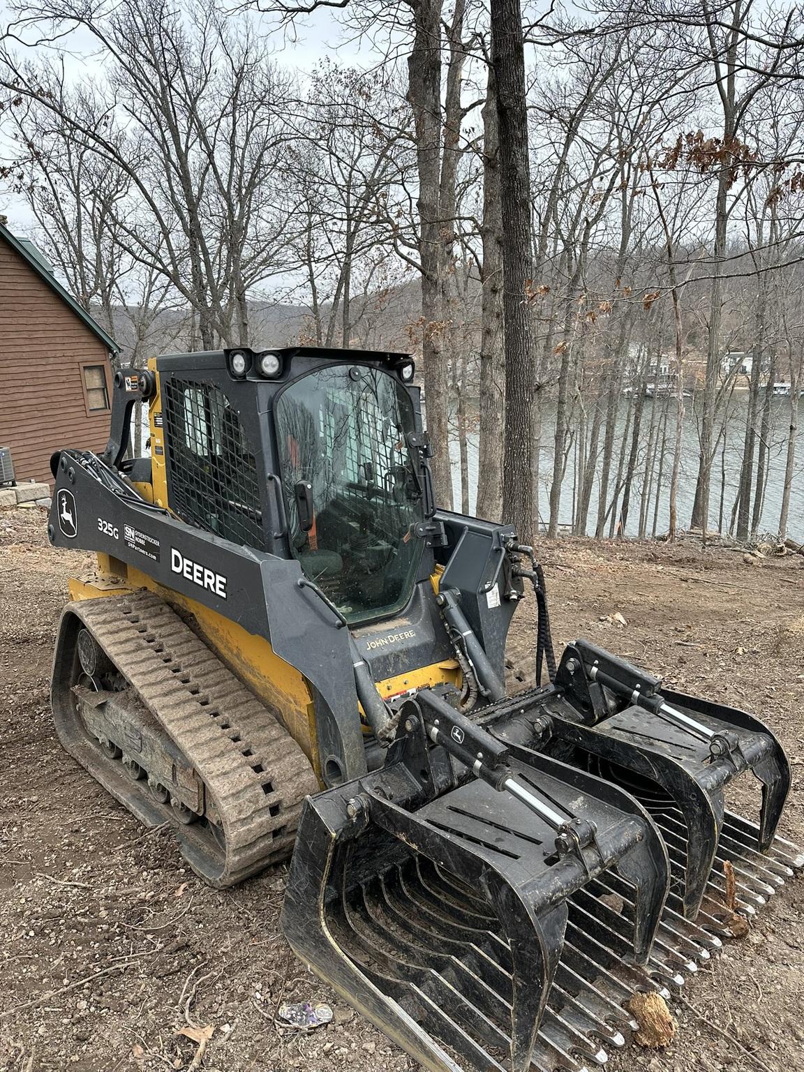 2021 John Deere 325G