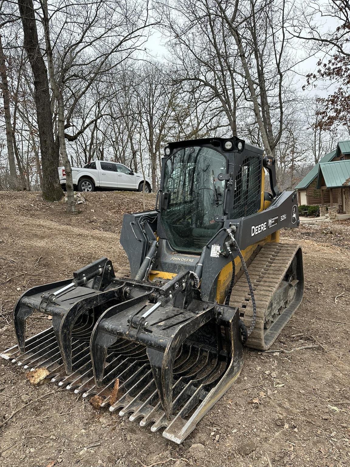 2021 John Deere 325G