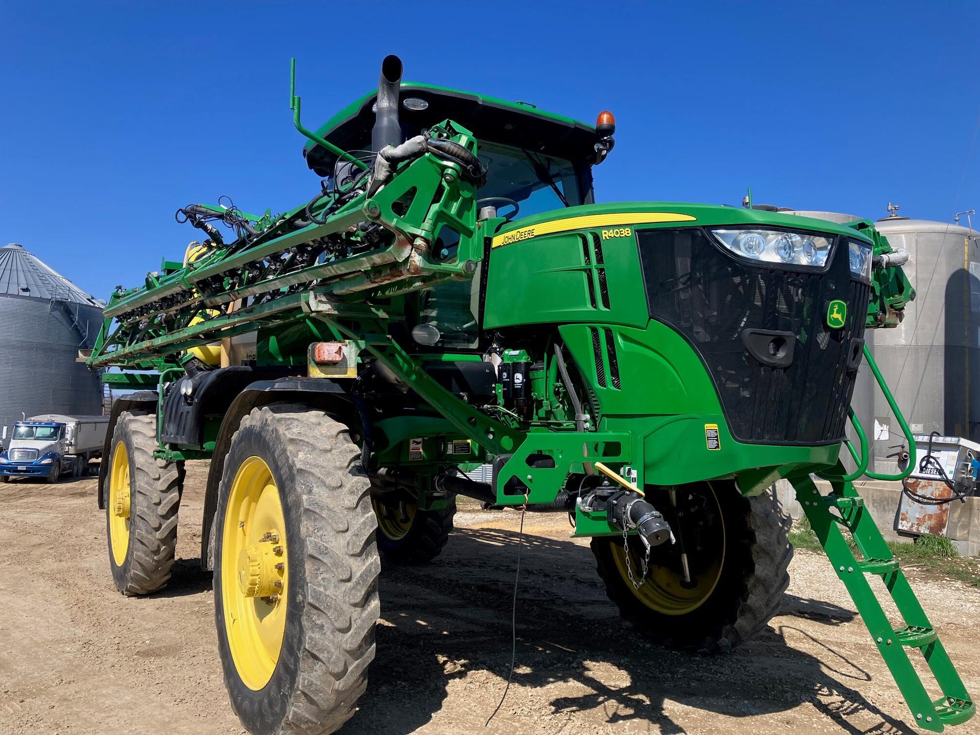 2017 John Deere R4038 Image