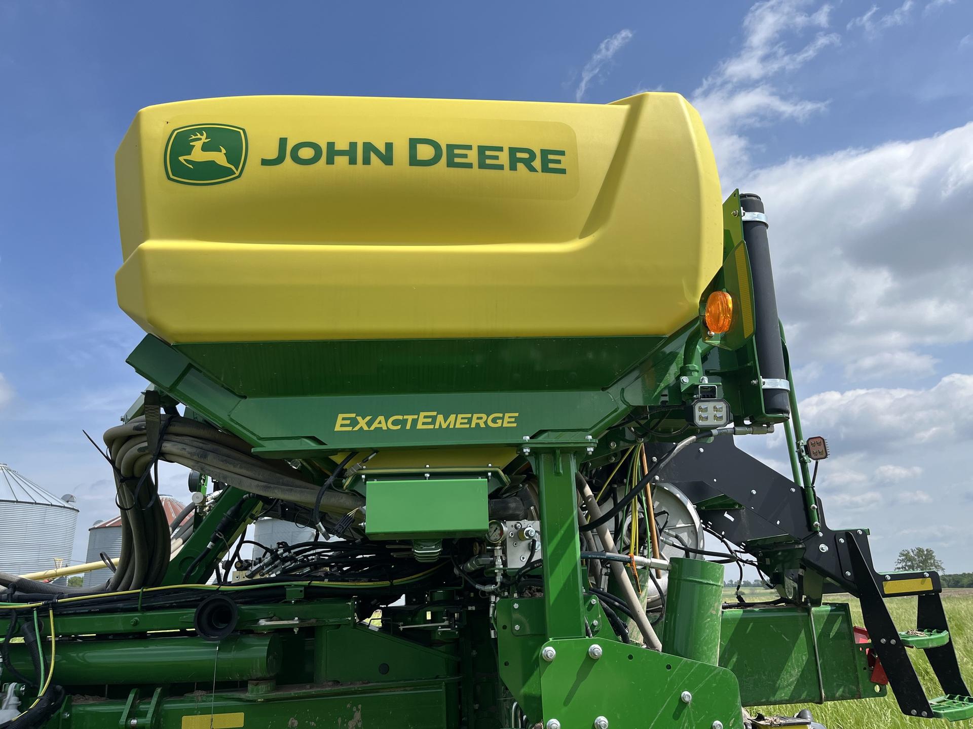 2024 John Deere 1775NT