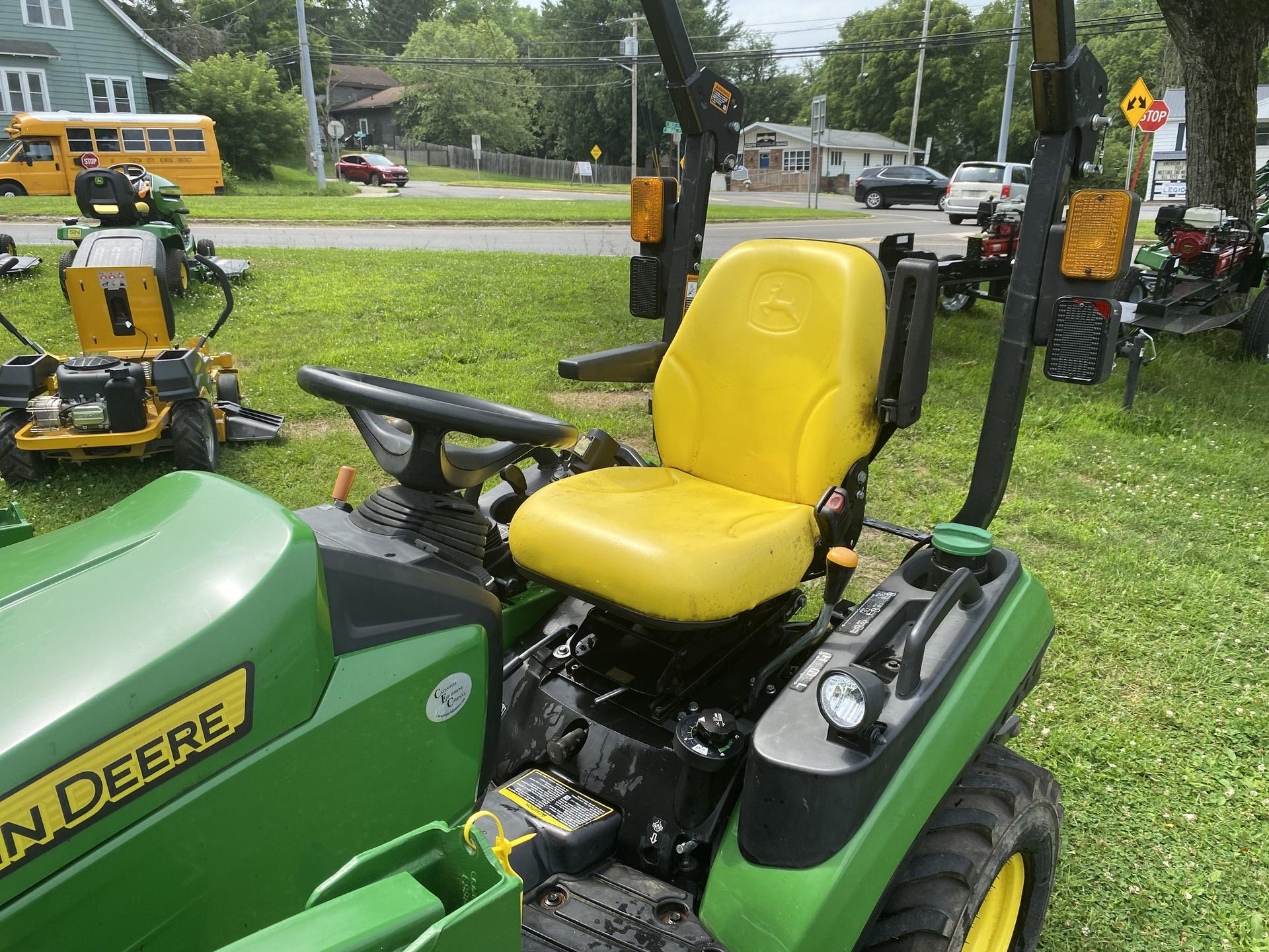 2019 John Deere 1025R