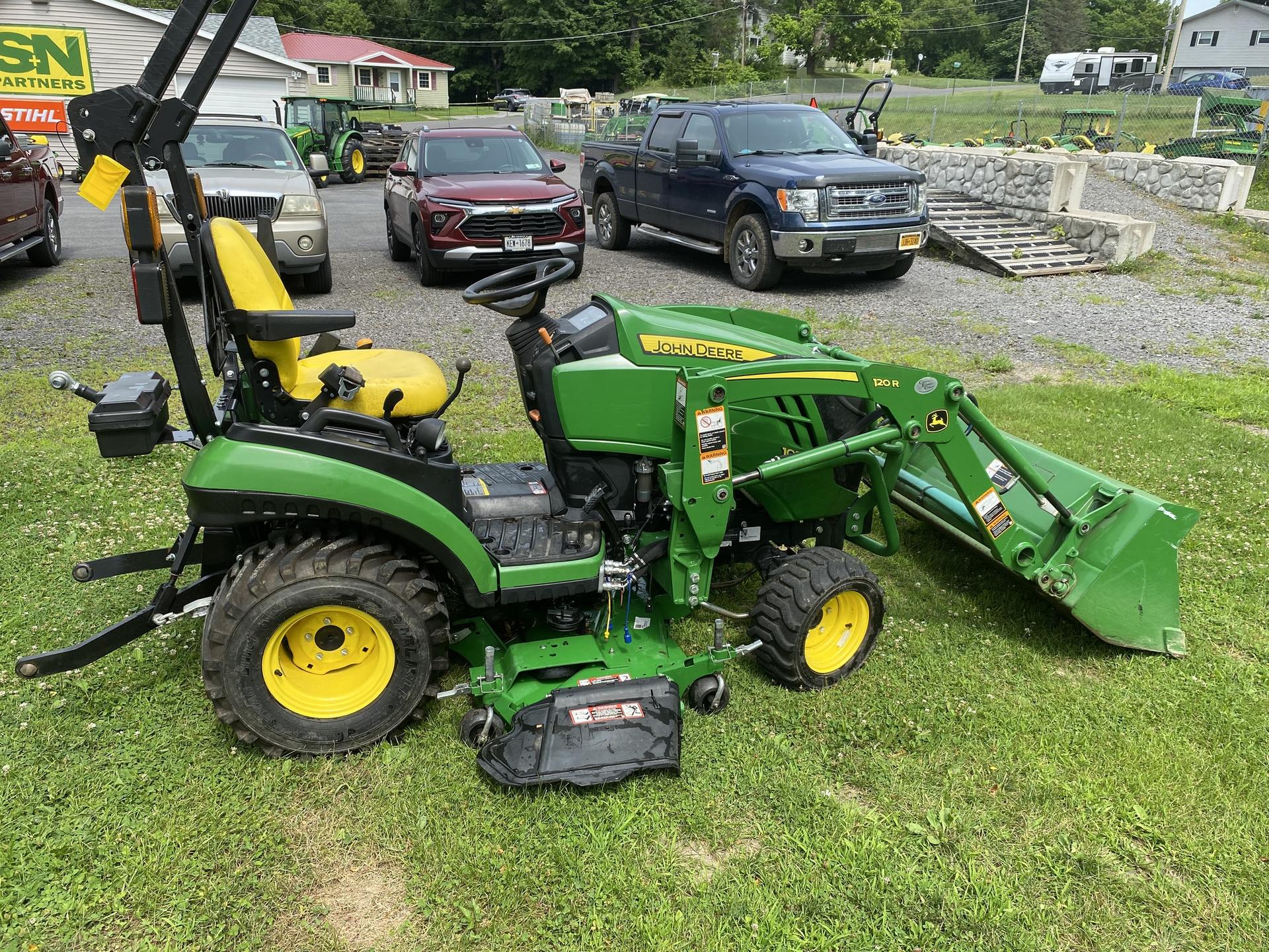 2019 John Deere 1025R