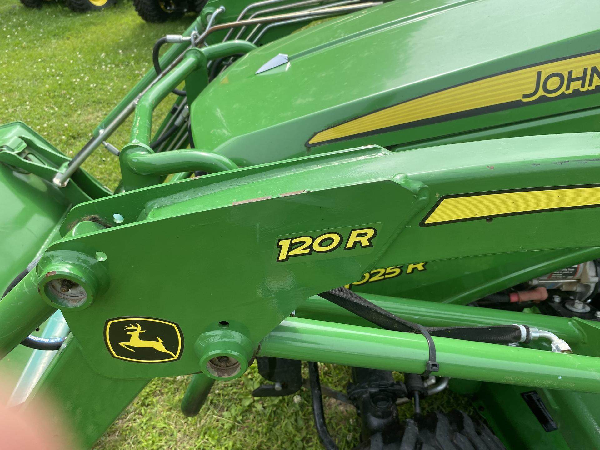 2019 John Deere 1025R