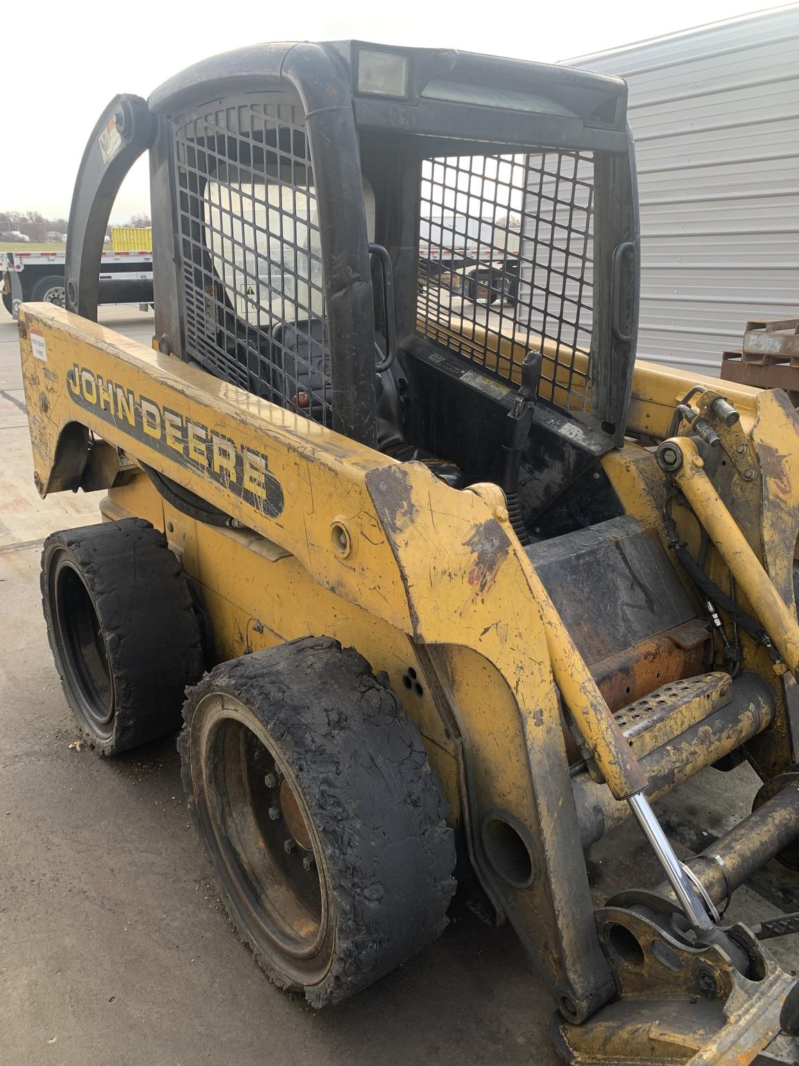 2001 John Deere 240