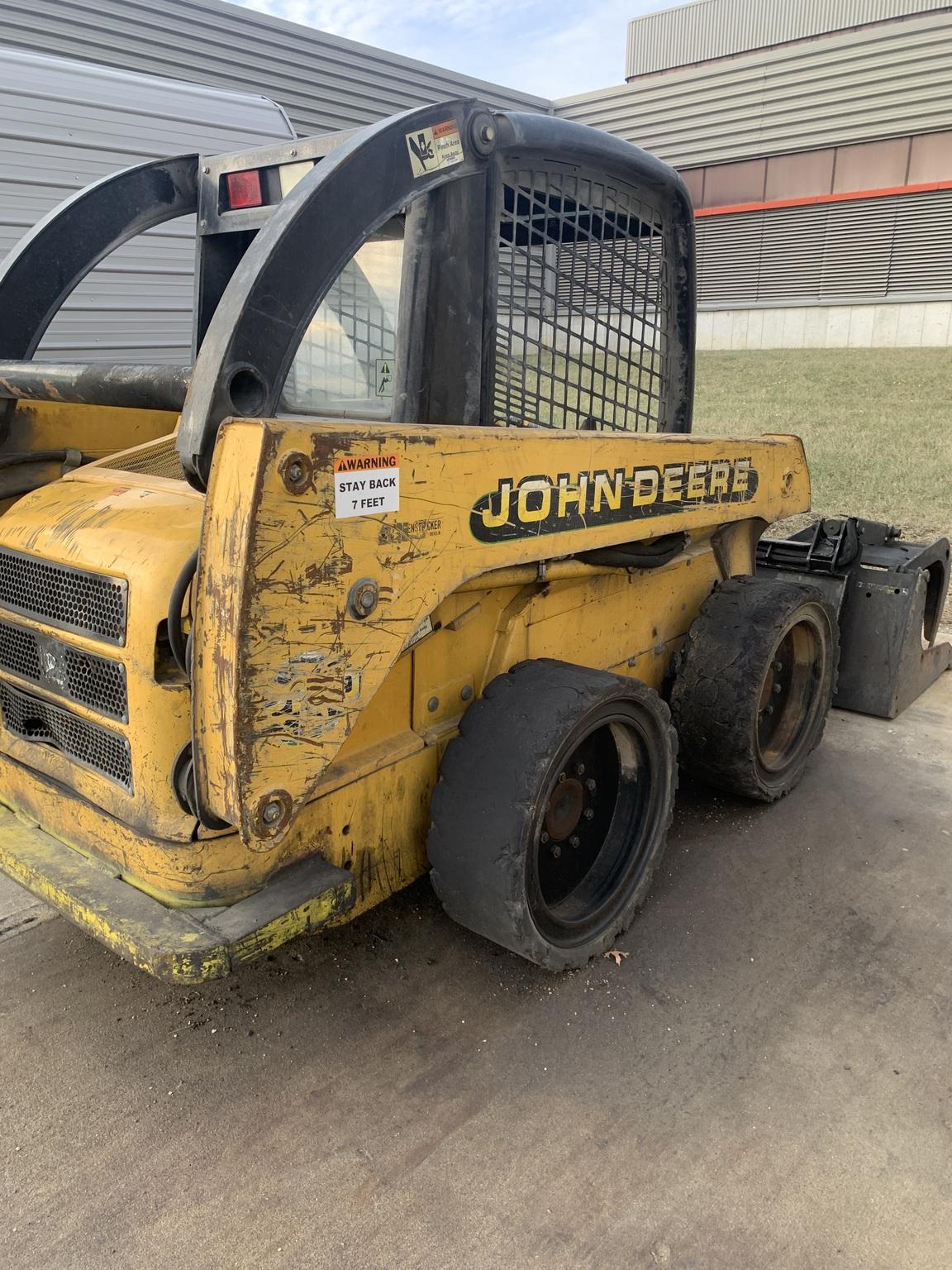 2001 John Deere 240