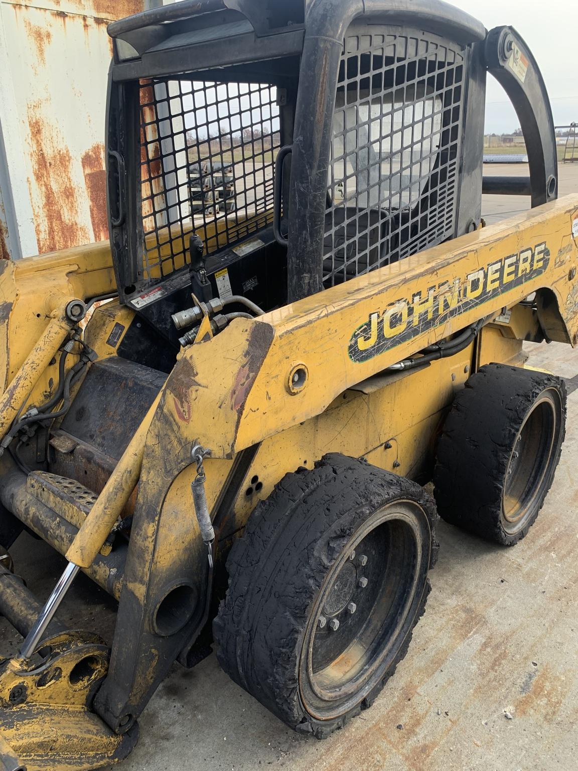 2001 John Deere 240