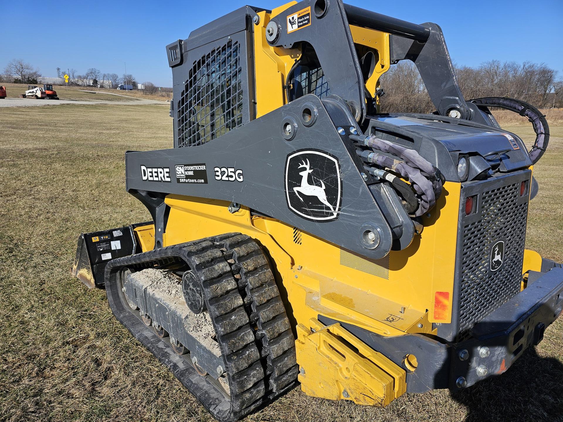 2023 John Deere 325G Image