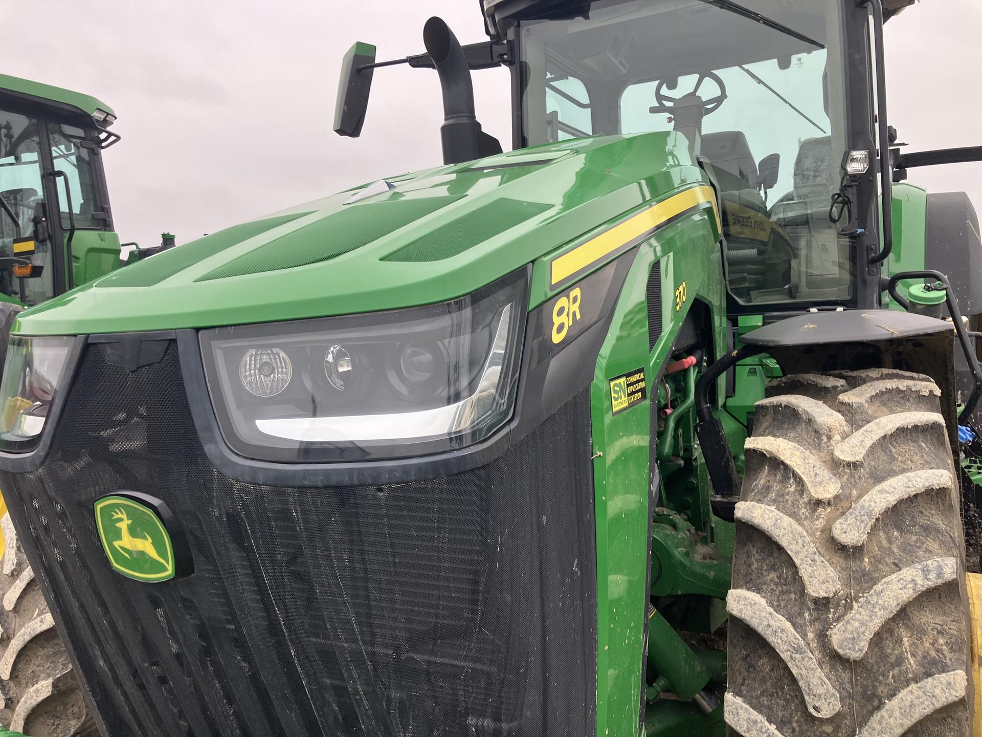 2020 John Deere 8R 370 Image