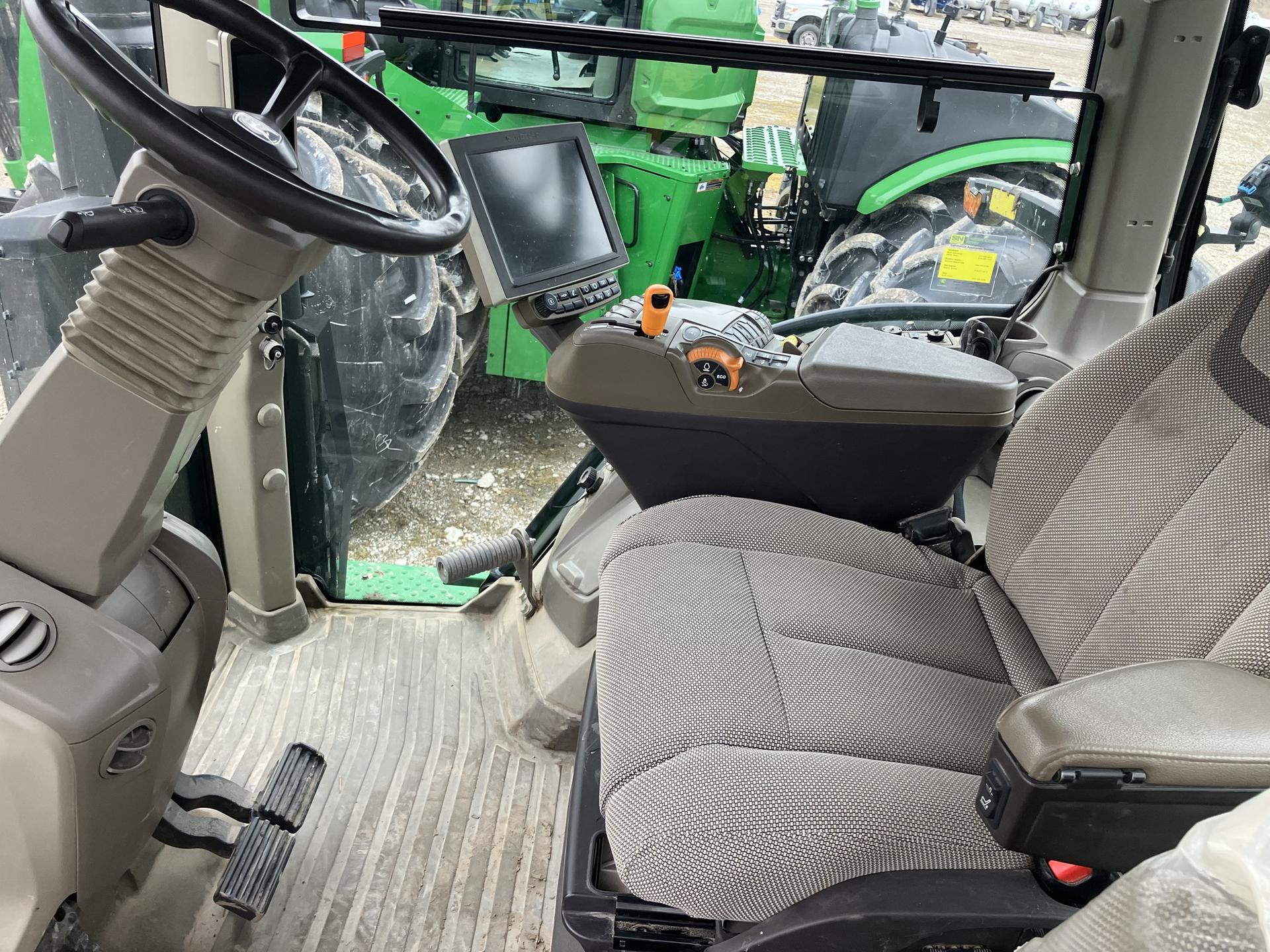 2020 John Deere 8R 370 Image