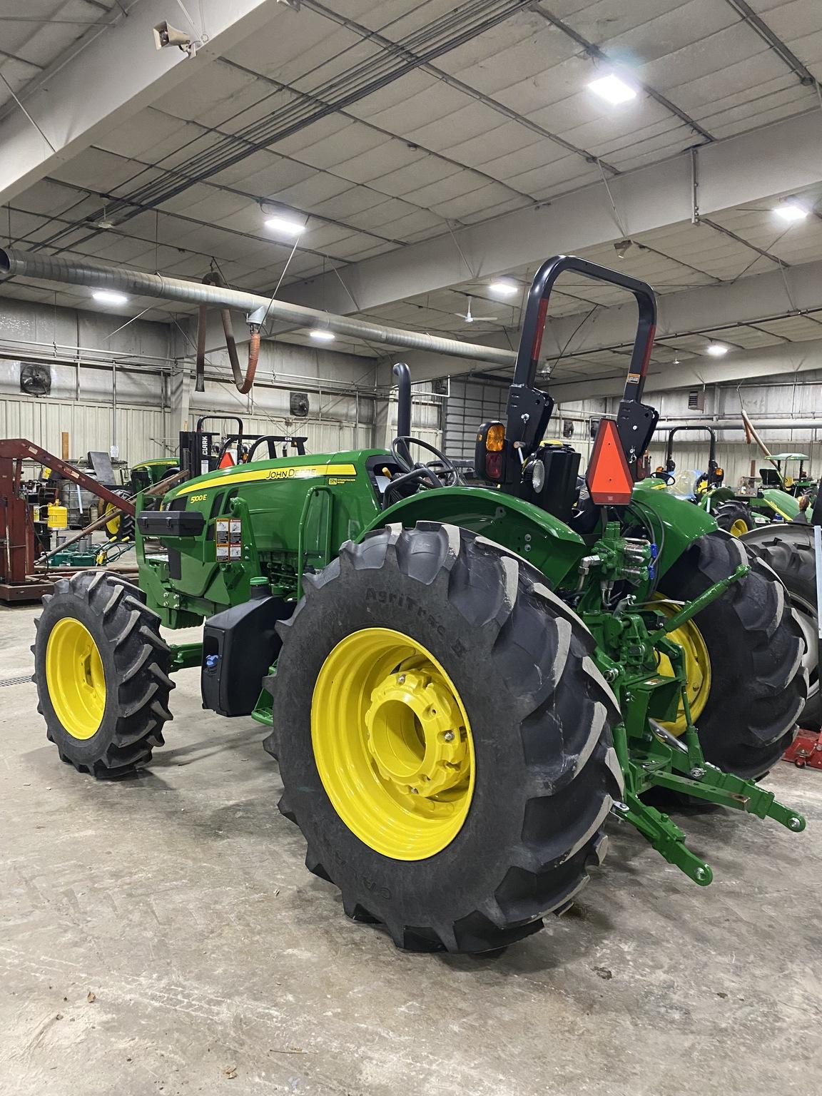 2024 John Deere 5100E