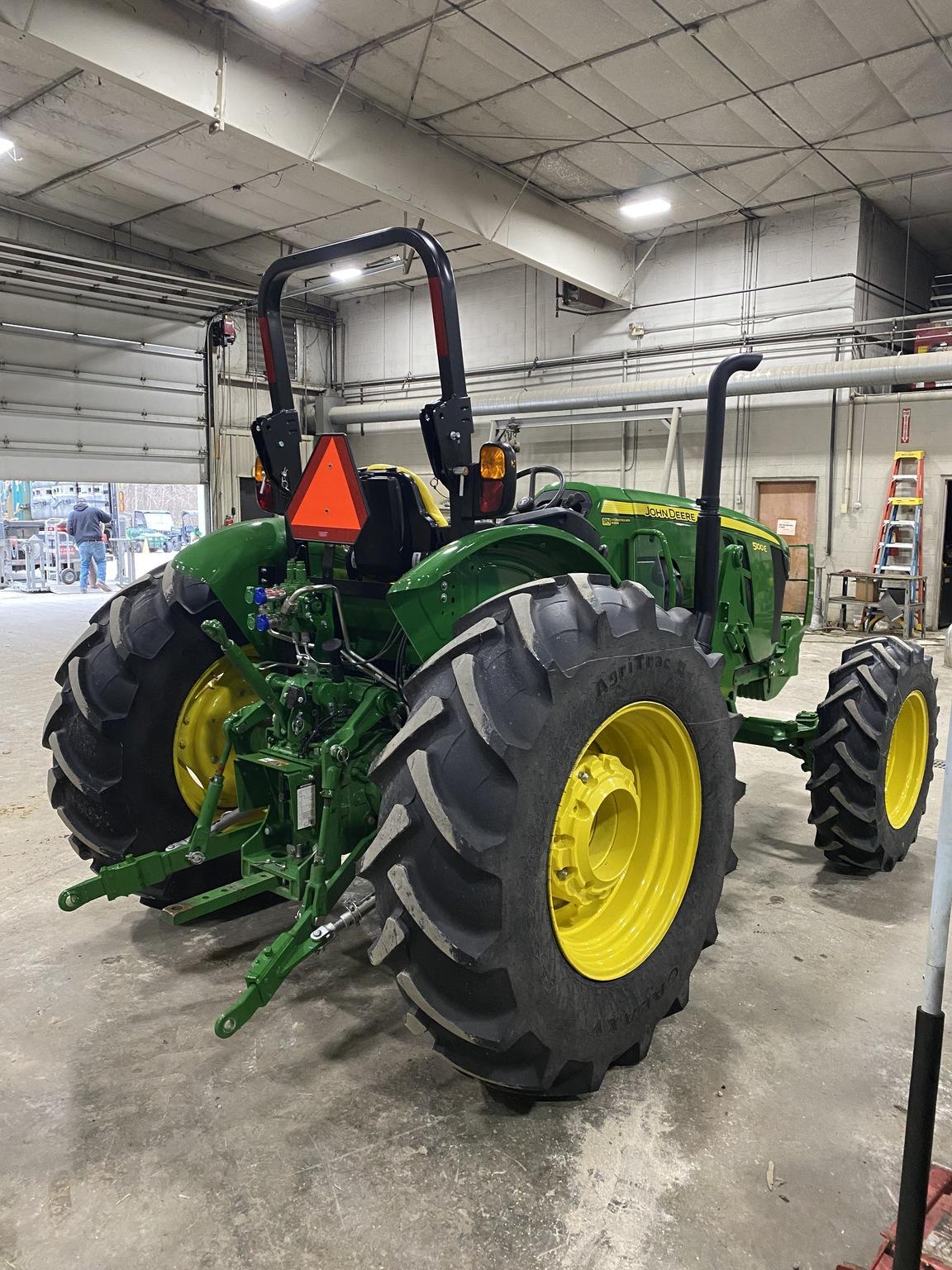 2024 John Deere 5100E