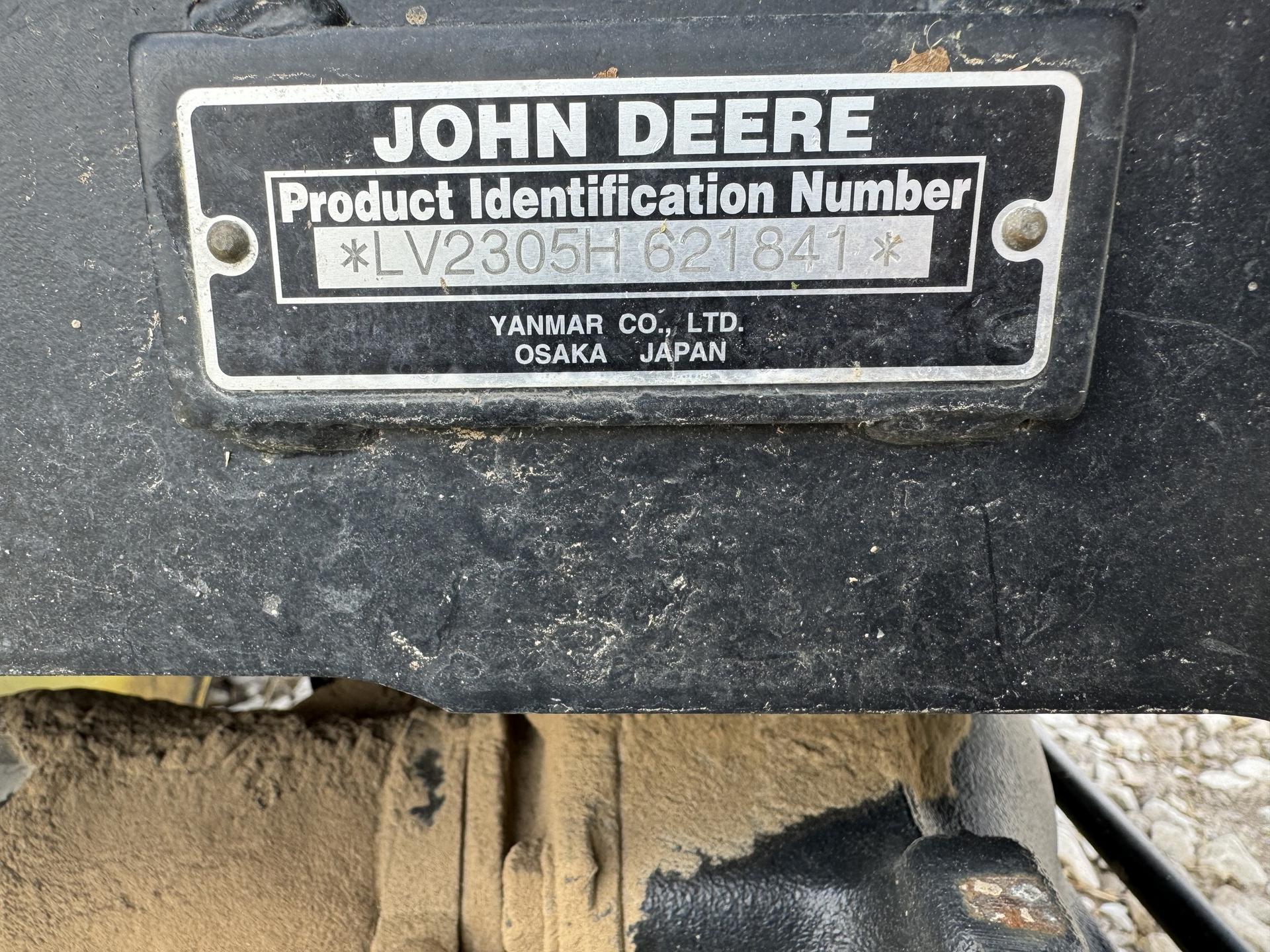 2010 John Deere 2305