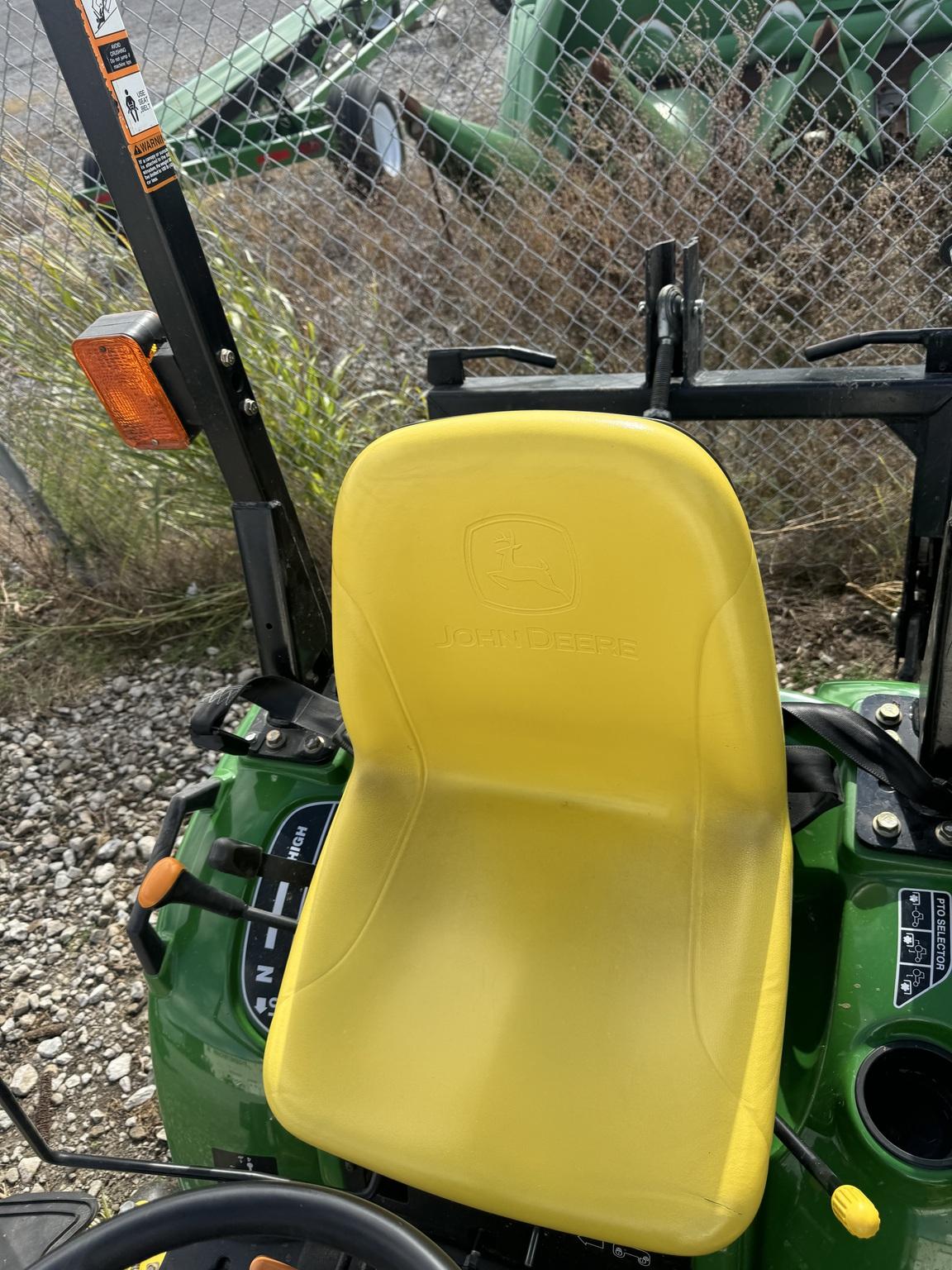 2010 John Deere 2305