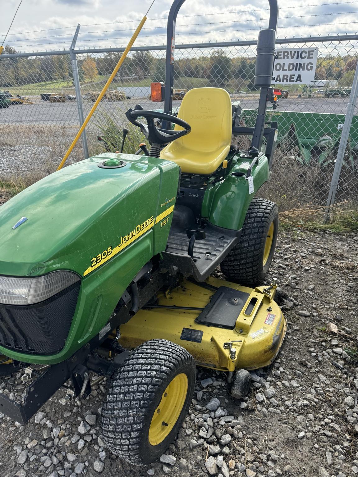 2010 John Deere 2305