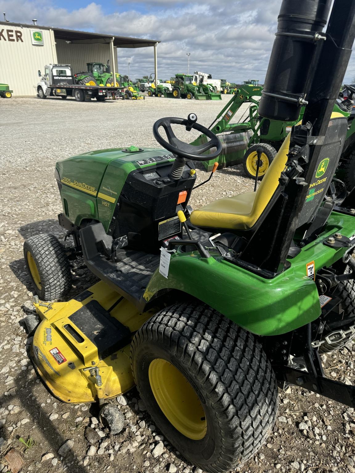 2010 John Deere 2305